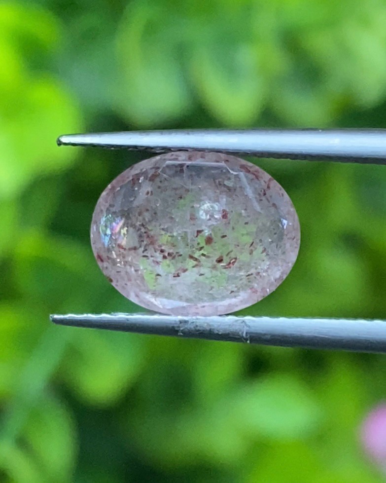 พลอย สตอเบอรี่ ควอตซ์ Strawberry Quartz 2.74 กะรัต (Cts.) พลอยแท้ อัญมณีมงคลประจําวันเกิด เครื่องประดับพลอย