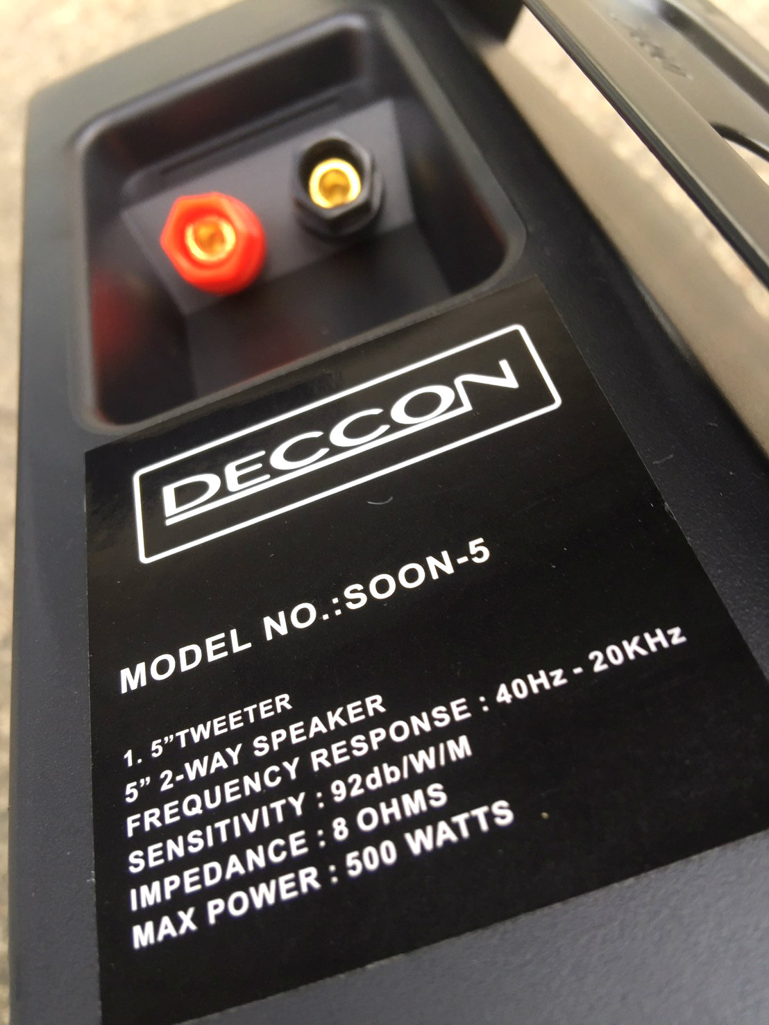 DECCON SOON-5 ตู้ลำโพง5" มีขาแขวน
