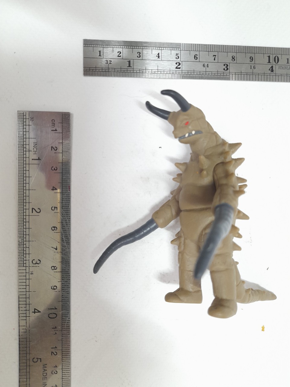 ซอฟ 4 - 4.5 นิ้ว สัตว์ประหลาดคูดอน จากอุลตร้าแมน แจ๊ค มือสอง สภาพดี มีรอยบ้าง