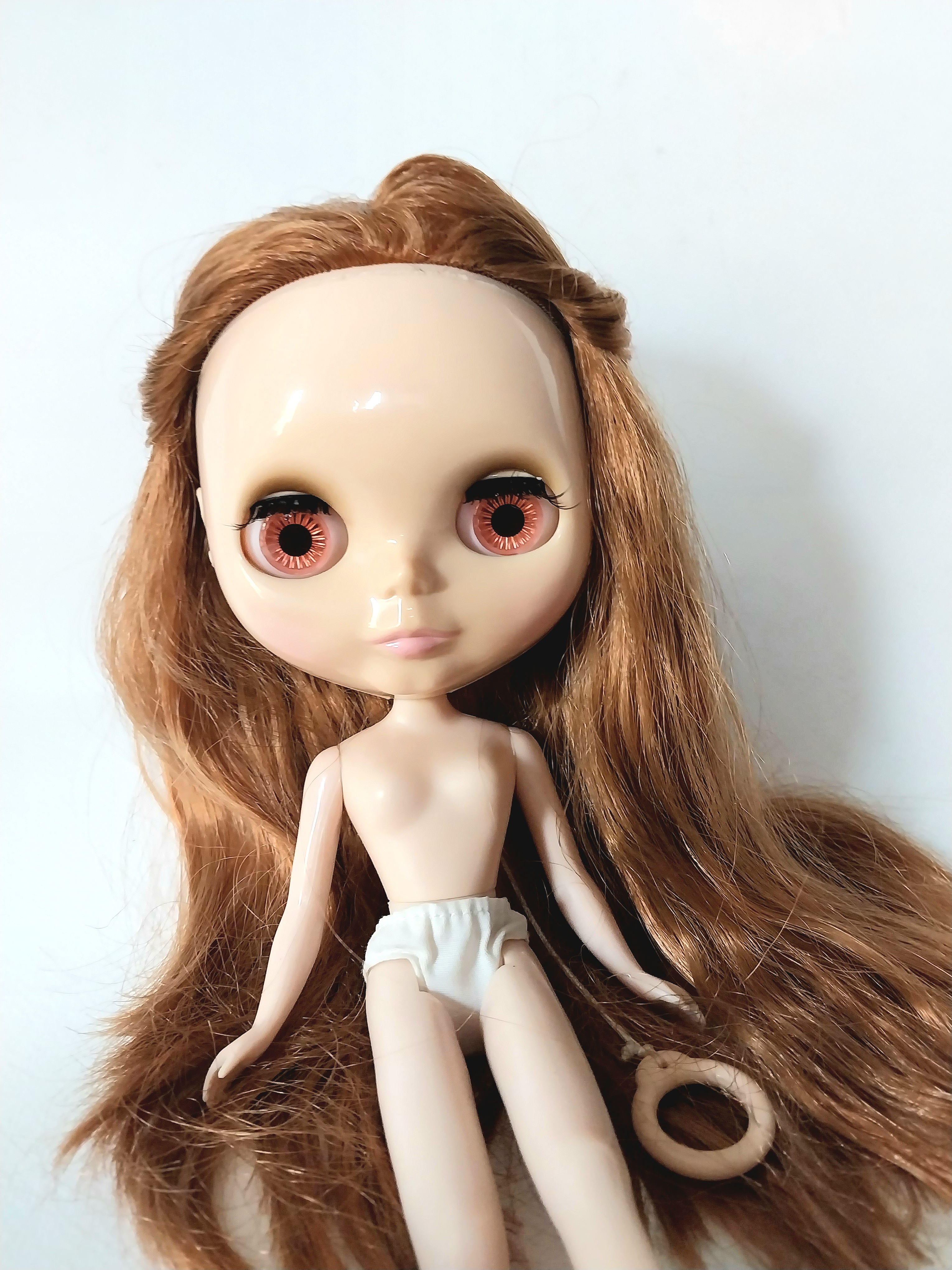 มีหลายภาพ ไม่รวมฐาน,ตุ๊กตาบลายธ์ Hasbro Tomy China 2006 รองเท้าบู๊ธผ้า ลายหลุดหมดแล้ว ไม่มีพื้นร้องเท้า ราคา 1,800 .- ส่ง 40.-