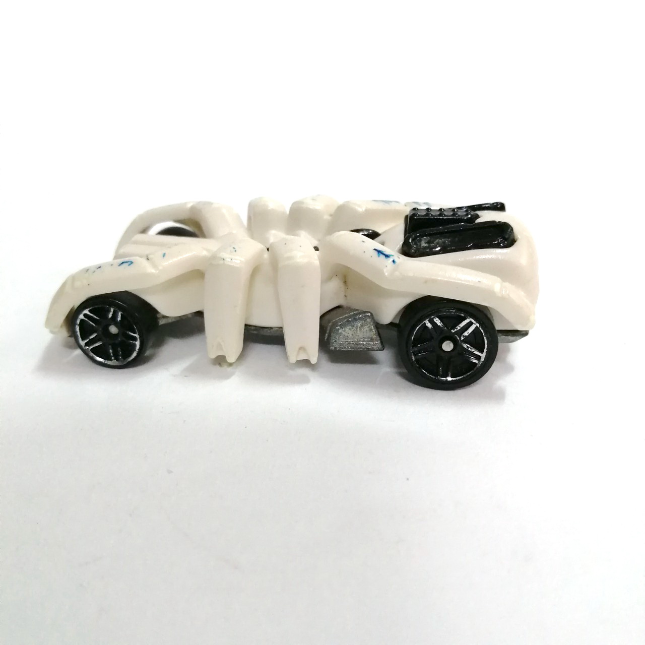 รถเหล็กฮอตวีลล์ รุ่น speed spider สีขาวมุก ไม่มีแพค สภาพดี ไม่หักไม่กาว