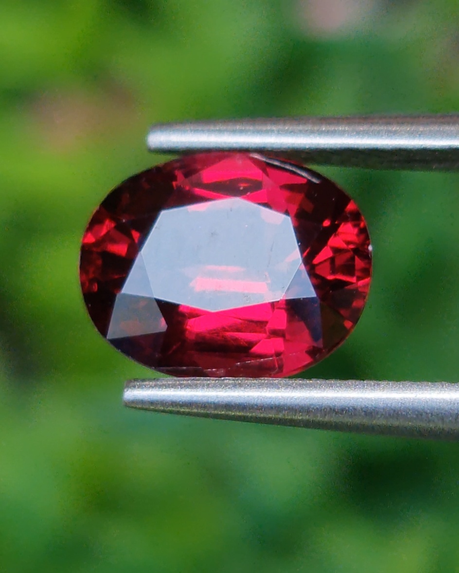 พลอย โรโดไลต์ กาเน็ท Rhodolite Garnet 2.86 กะรัต Cts.พลอยแท้ อัญมณีมงคลประจําวันเกิด เครื่องประดับพลอย
