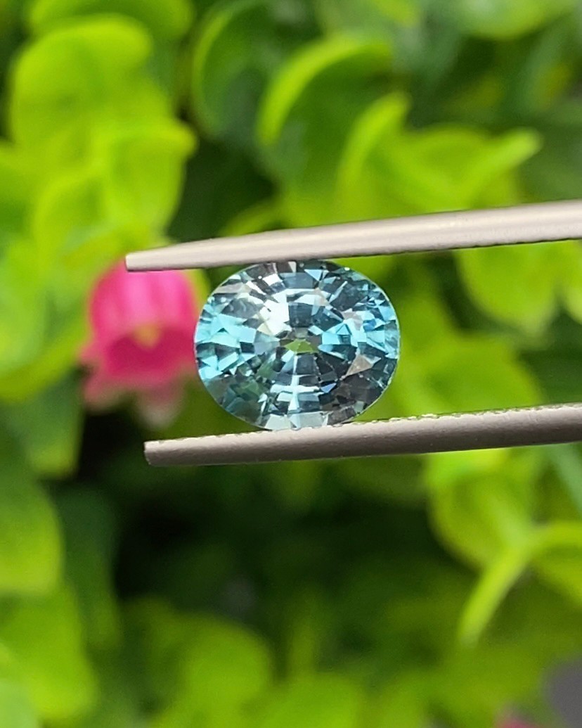 พลอย เพทาย Natural Zircon 2.48 กะรัต (Cts.) พลอยแท้อัญมณีมงคล ประจําวันเกิด เครื่องประดับพลอย