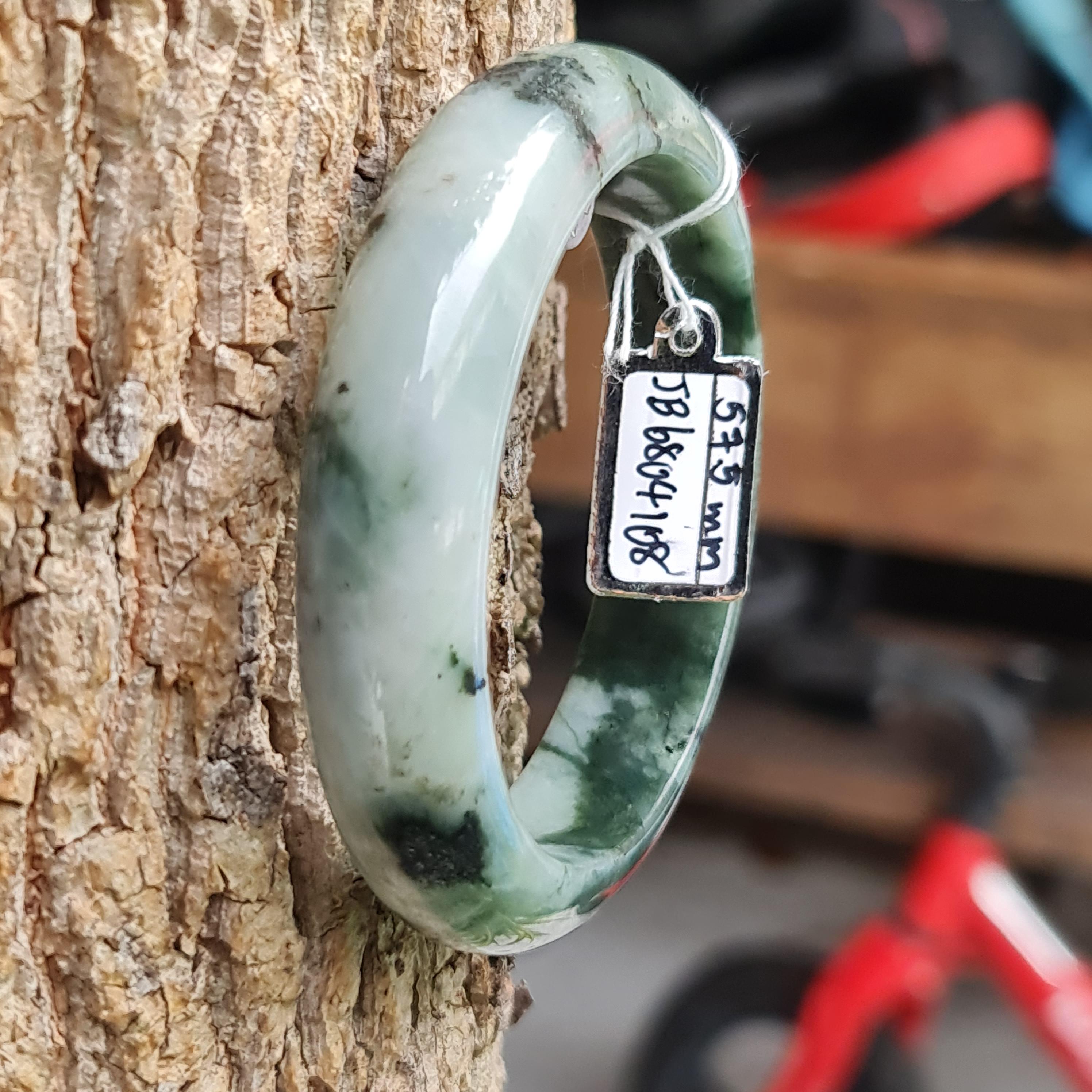 JB6804108 หยก พม่า แท้ Jade กำไลหยก 57.5 มม. (Jadeite bracelet) พม่า (Myanmar)