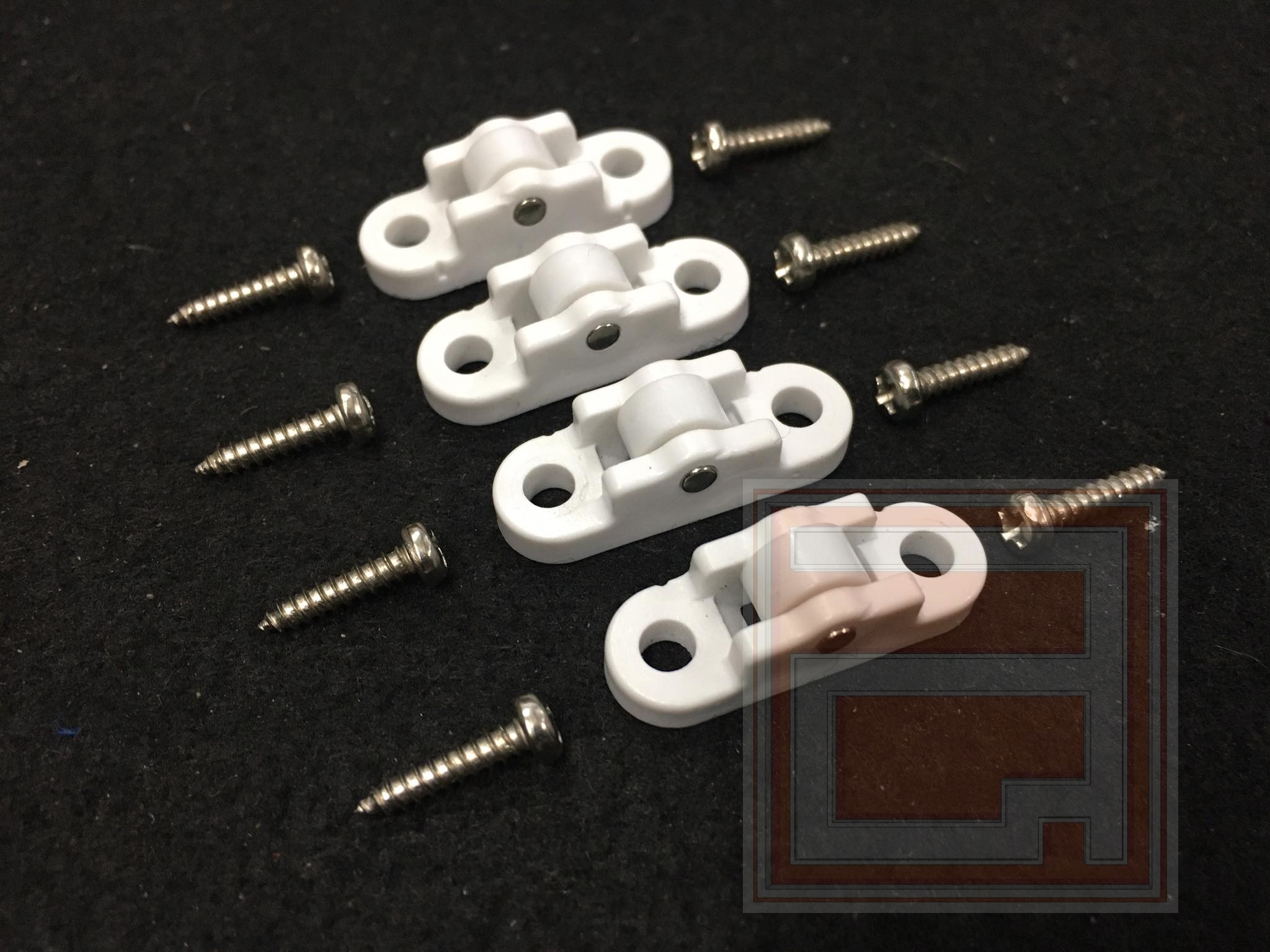 ล้อมุ้งพลาสติก สำหรับบานเลื่อน PVC (รุ่นใหม่)