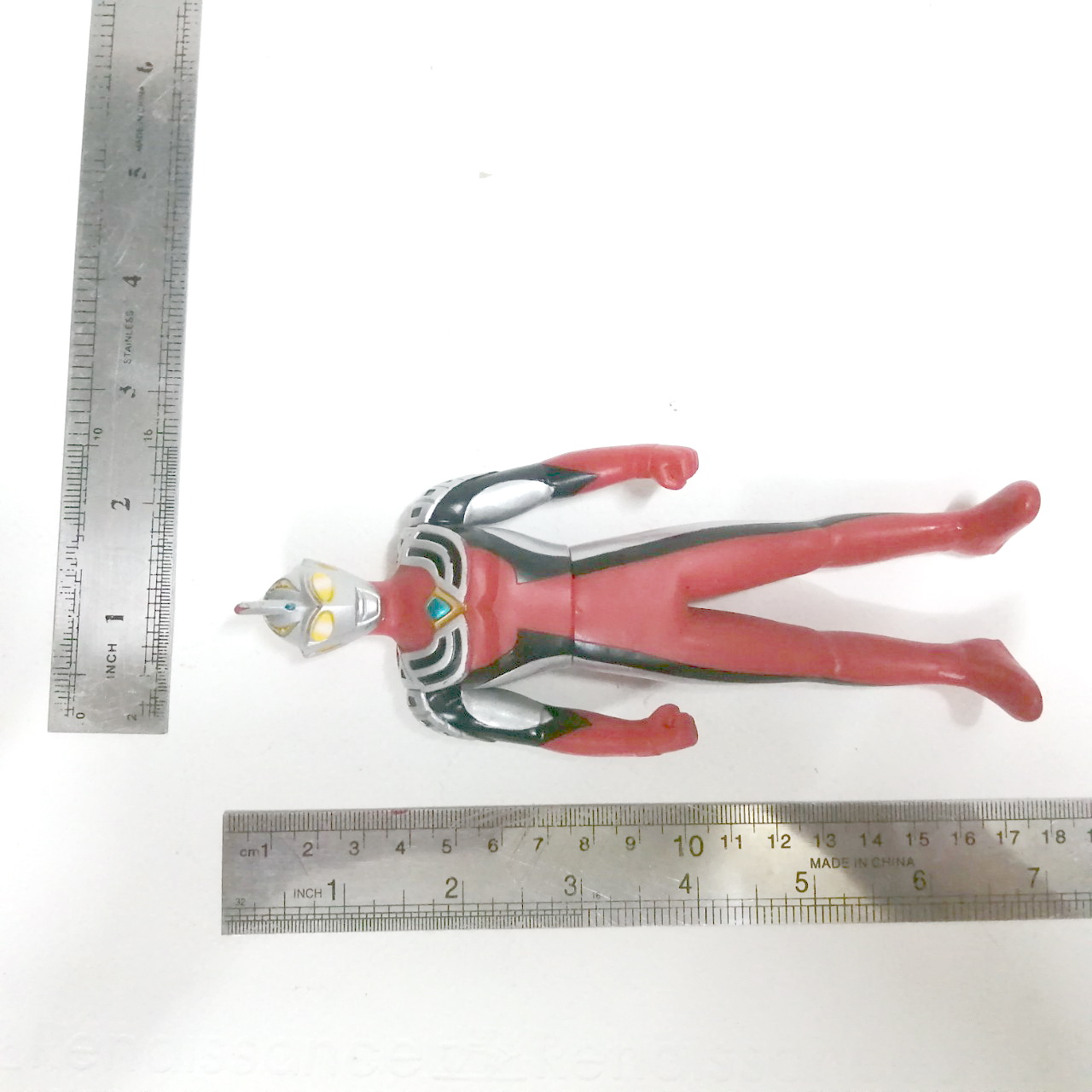 ซอฟ 6 - 6.5 นิ้ว อุลตร้าแมน จัสตีส สแตนดาด โหมด ขนาดตามรูป สภาพดี มีรอยบ้าง ไม่พบบ่อย