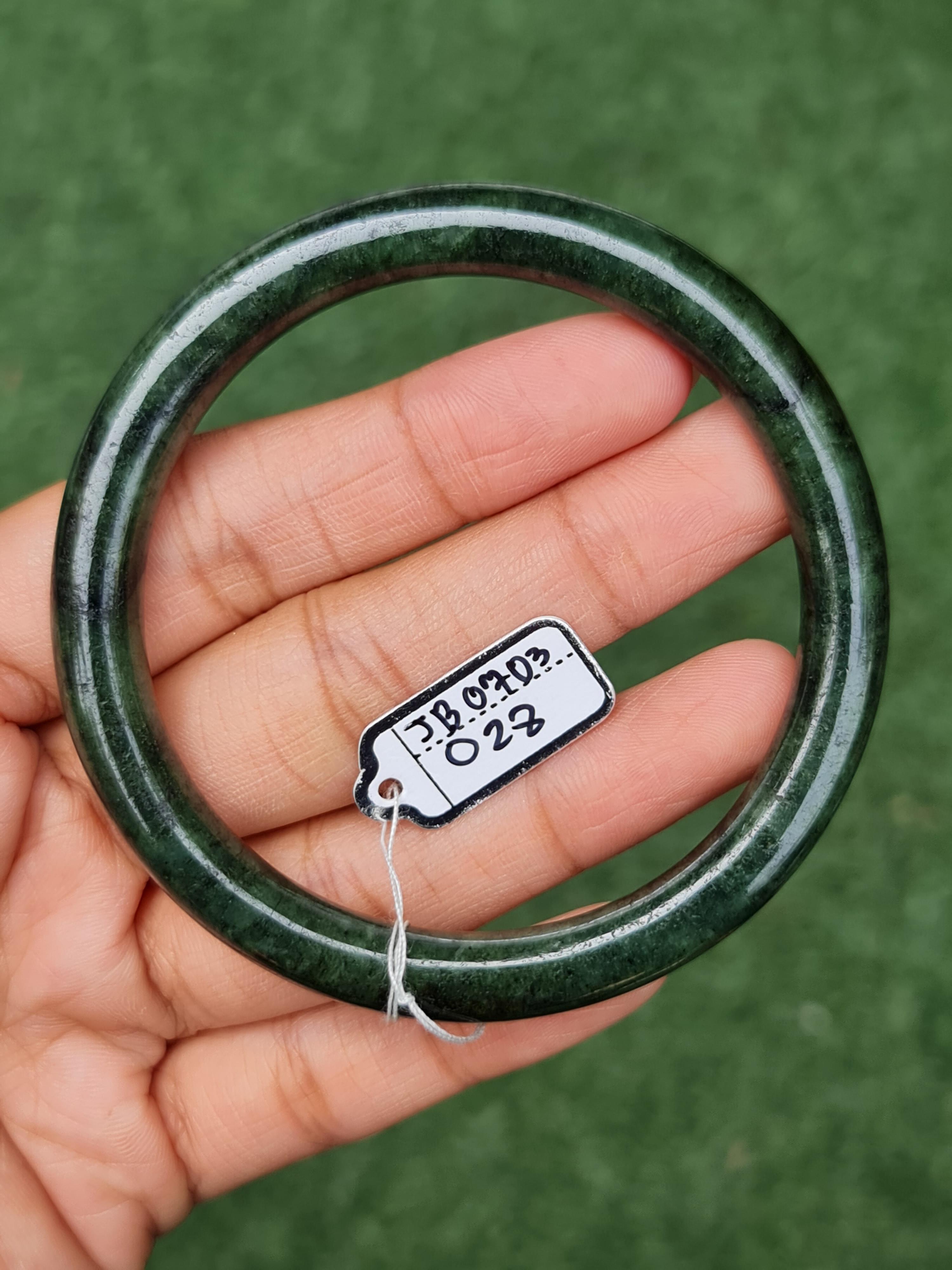 JB0703-028 หยก พม่า แท้ Jade กำไลหยก (Jadeite bracelet) พม่า (Myanmar) 60.2 มม.