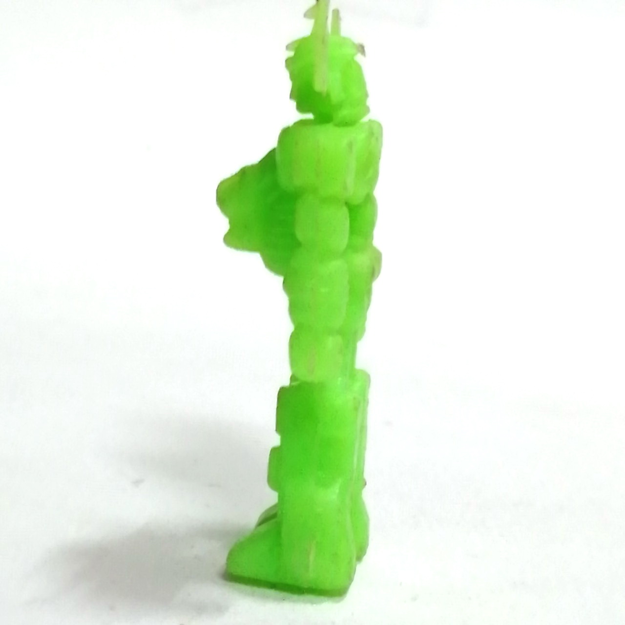 ตุ๊กตุ่นพลาสติกกึ่งแข็ง ขนาด2นิ้ว หุ่นดัลทาเนียส สีเขียวอ่อน ขนาดตามรูป งานเก่าเก็บ