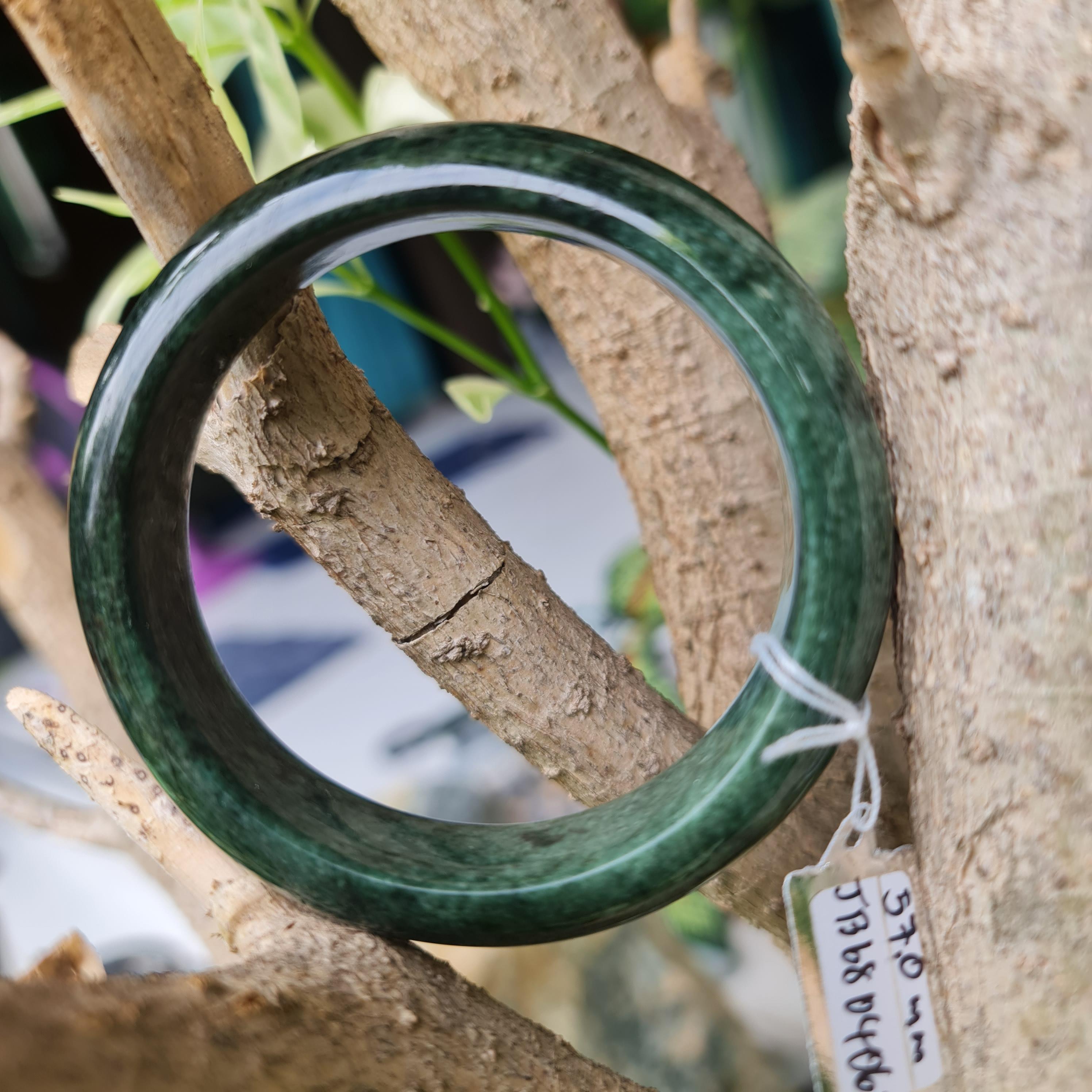 JB6804061 หยก พม่า แท้ Jade กำไลหยก 57.0 มม. (Jadeite bracelet) พม่า (Myanmar)