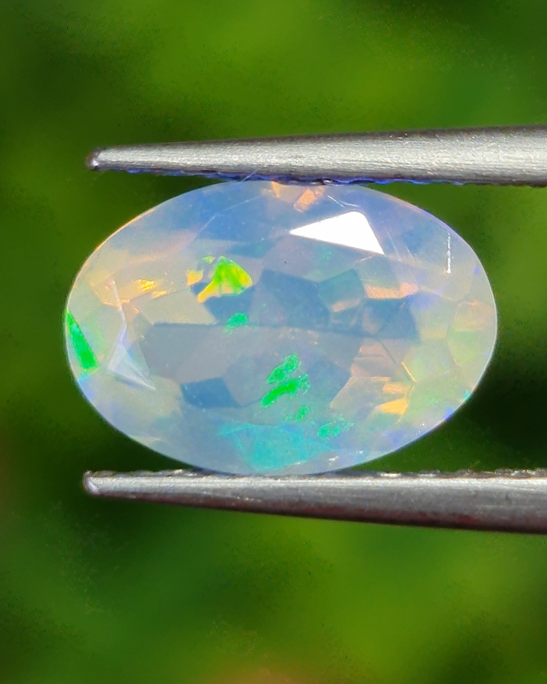 พลอย ไวท์ โอปอล White Opal 1.05 กะรัต (Cts.) พลอยแท้ อัญมณีมงคลประจําวันเกิด เครื่องประดับพลอย