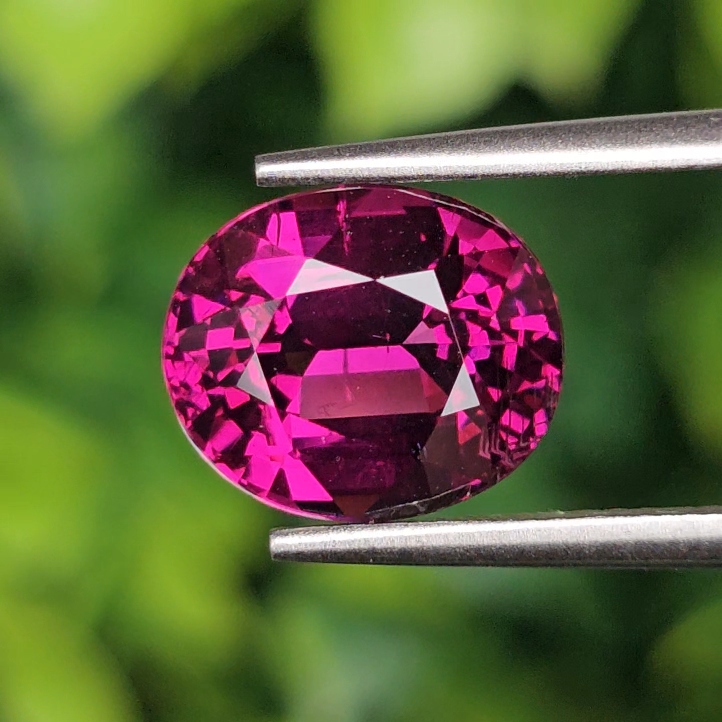 พลอย โรโดไลต์ กาเน็ท Rhodolite Garnet 4.50 กะรัต Cts.พลอยแท้ อัญมณีมงคลประจําวันเกิด เครื่องประดับพลอย