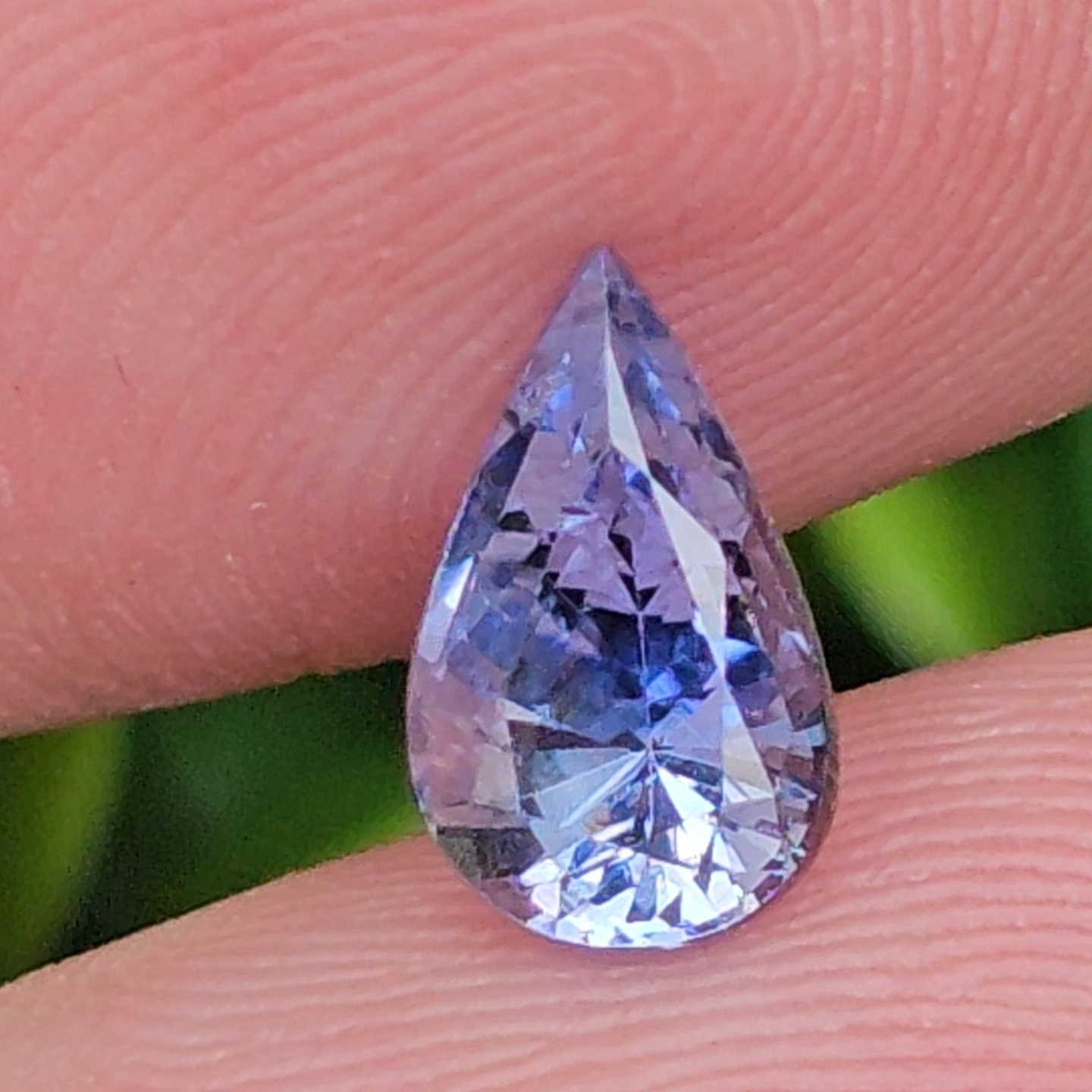 พลอย ไพลิน (Blue Sapphire) 1.55 กะรัต (Cts.) ดิบ (Unheated) พร้อมใบเซอร์ พลอยแท้ อัญมณีมงคลประจําวันเกิด เครื่องประดับพลอย