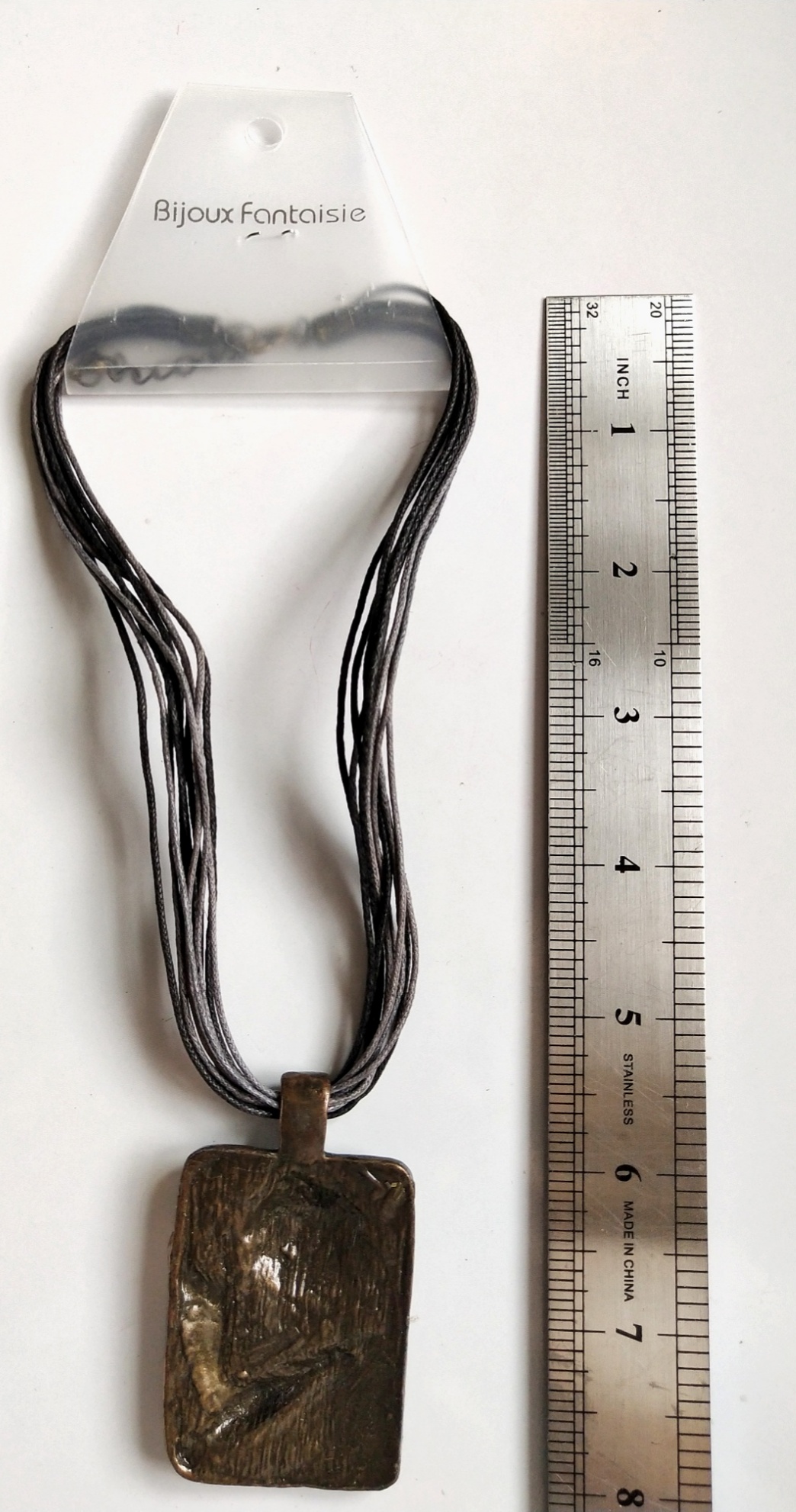 สร้อยคอสไตล์โบฮีเมี่ยน สายเชือกสีเขียว น้ำตาล และ ดำ พร้อมจี้แบบต่างๆ