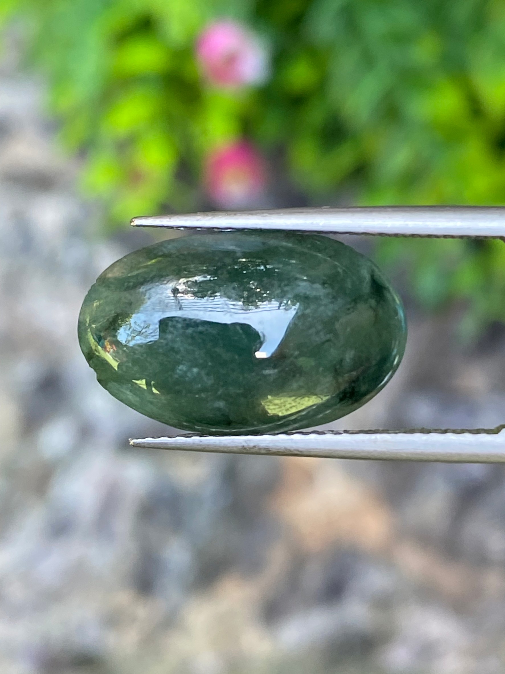 หยกพม่าเจียรนัย (Burmese jade ) 8.14 กะรัต หยกแท้ อัญมณีมงคลประจําวันเกิด เครื่องประดับหยก