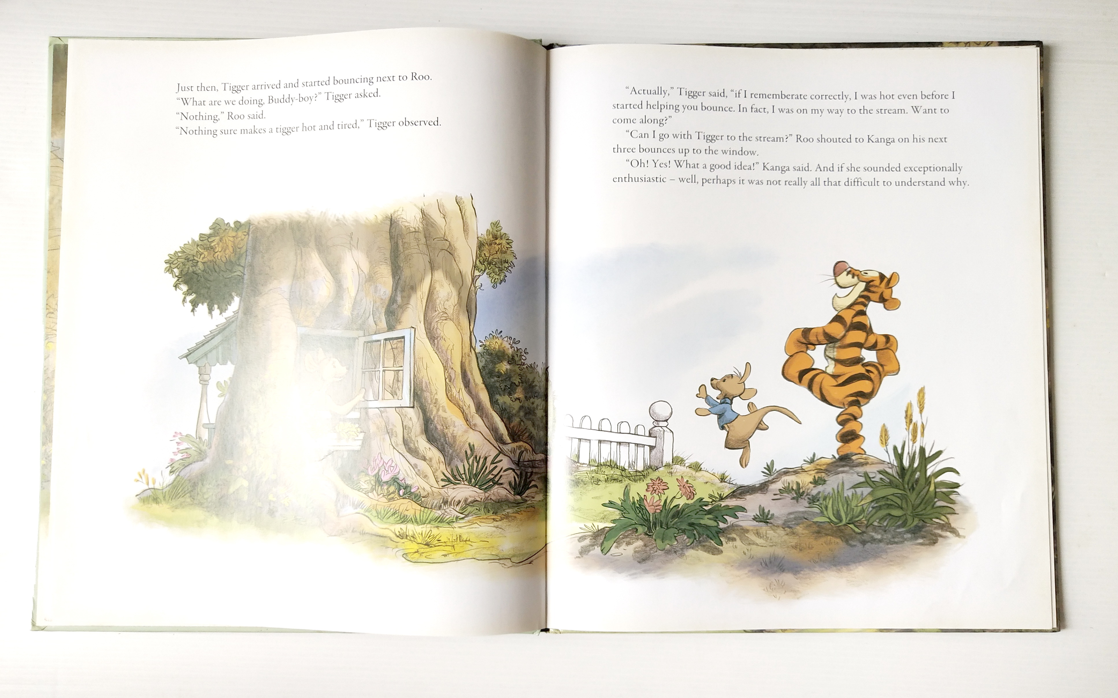 หนังสือนิทานก่อนนอน ภาษาอังกฤษ Winnie the Pooh วินนี่ เดอะ พูห์ Bedtime Story Collection , A lovely Bedtime story from Hundred-Acre wood to you. **หนังสือมีตำหนิบ้าง ตามภาพ