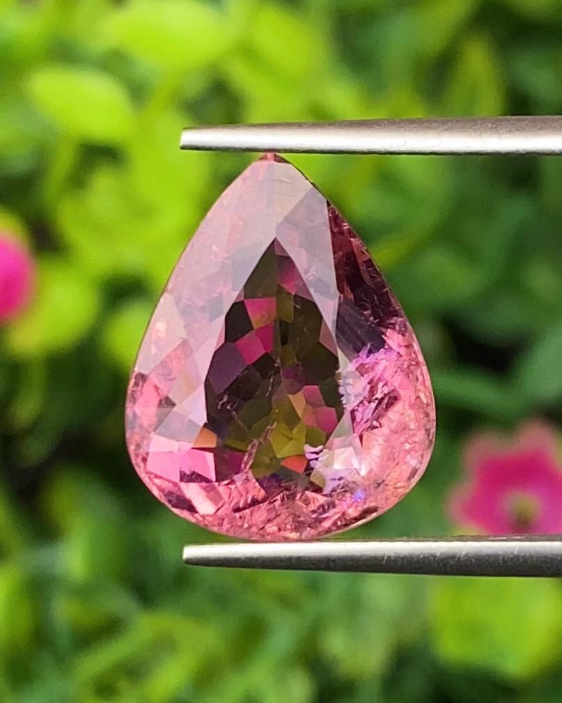 พลอย ทัวร์มาลีน Tourmaline 7.79 กะรัต (Cts.) พลอยแท้ อัญมณีมงคลประจําวันเกิด เครื่องประดับพลอย