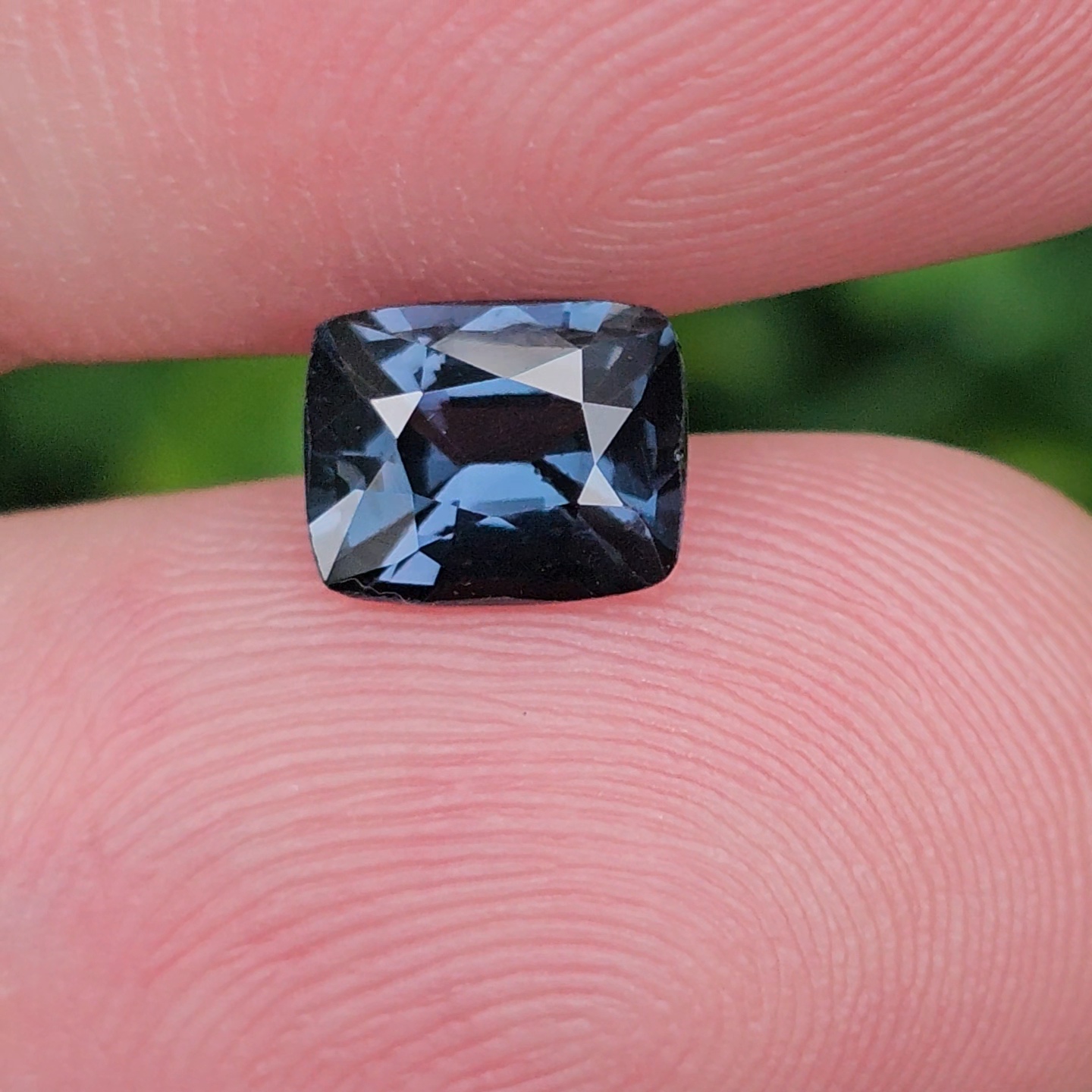 สปิเนล พม่า (Spinel Myanmar) 1.27 กะรัต (Cts.) พลอยแท้ อัญมณีมงคลประจําวันเกิด เครื่องประดับพลอย