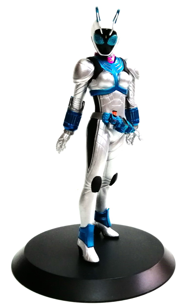 ของสะสม มาสค์ ไรเดอร์นาเดชิโกะ Nadeshiko ไรเดอร์ผู้หญิงคนเดียว จากซีรีย์คาเมนไรเดอร์โฟเซ่ Masked Rider Fourze ปรากฏตัวทั้งในทีวีซีรีย์ และ เดอะมูฟวี่ ตัวนี้เป็นตุ๊กตาเครนเกม พลาสติกลงสีสำเร็จพร้อมฐาน ขนาดสูง20ซม.รวมฐาน สภาพสะสมเก่าเก็บ