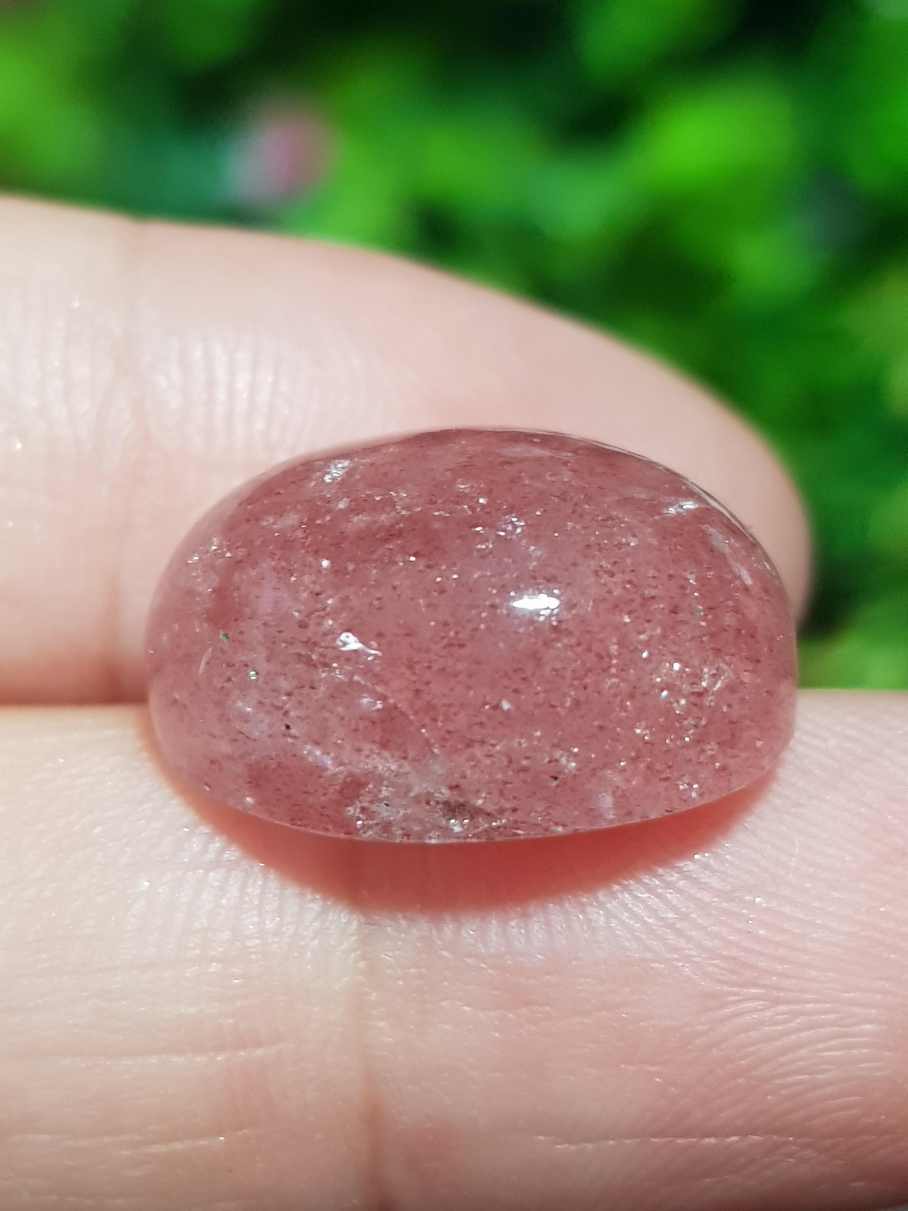 พลอย สตอเบอรี่ ควอตซ์ Strawberry Quartz 16.80 กะรัต (Cts.) พลอยแท้ อัญมณีมงคลประจําวันเกิด เครื่องประดับพลอย