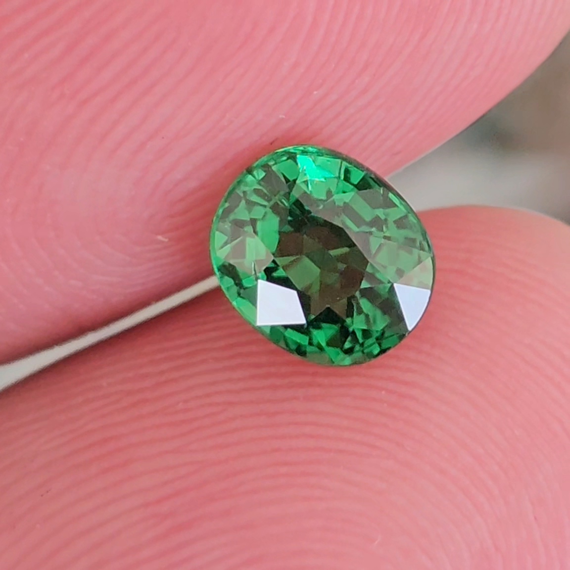 พลอย ซาโวไรท์ Tsavorite Garnet 1.24 กะรัต (Cts.) ดิบ Unheated พร้อมใบเซอร์ อัญมณีมงคลประจําวันเกิด เครื่องประดับพลอย
