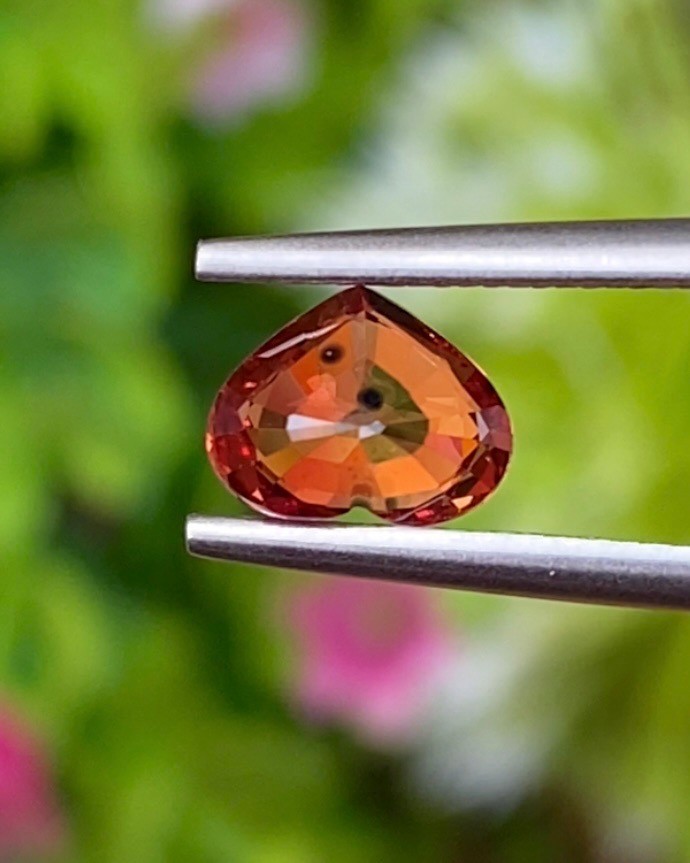 พลอย ออเรนจ์ แซฟไฟร์ Orange Sapphire 0.97 กะรัต (Cts.) พลอยแท้ อัญมณีมงคลประจําวันเกิด เครื่องประดับพลอย