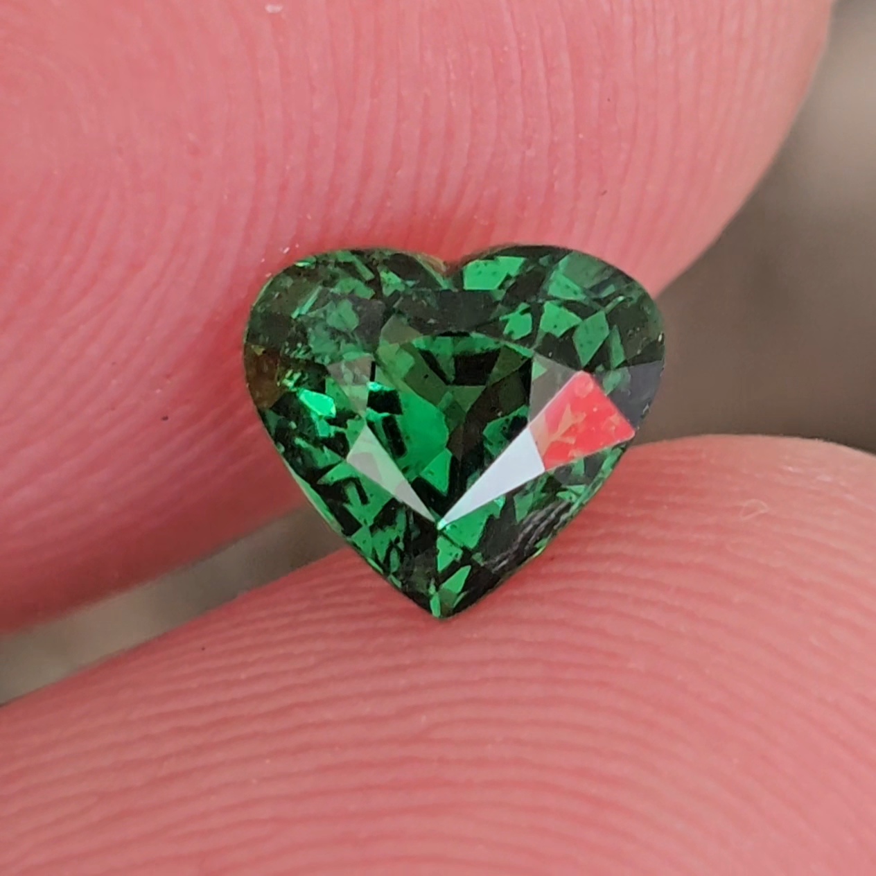 พลอย ซาโวไรท์ Tsavorite Garnet 1.11 กะรัต (Cts.) ดิบ Unheated พร้อมใบเซอร์ อัญมณีมงคลประจําวันเกิด เครื่องประดับพลอย
