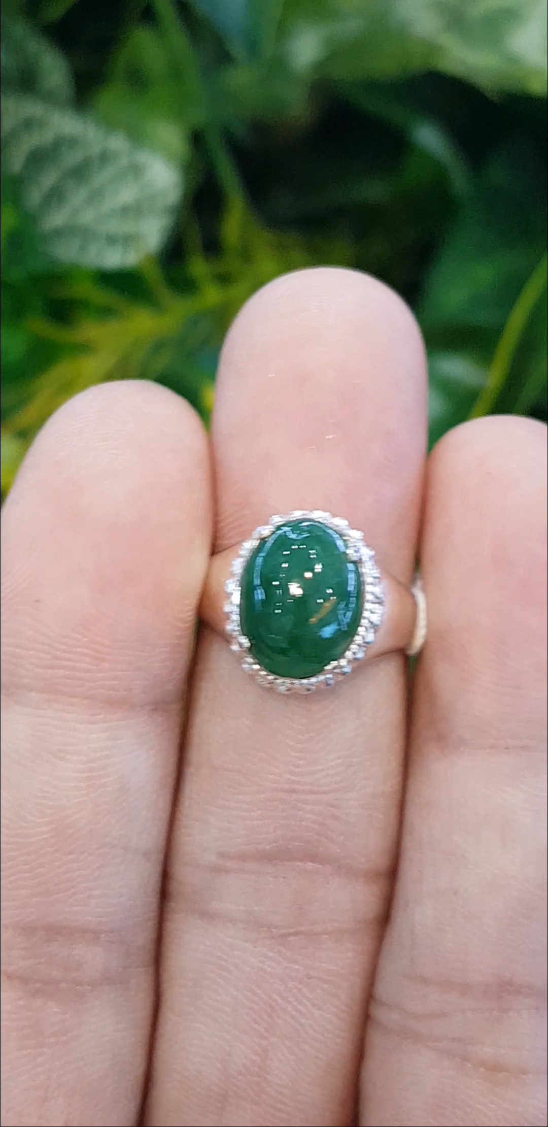 หยก พม่า แท้ Jade แหวนหยก 翡翠戒指 (Jadeite ring) 2.30 กะรัต (Cts.) (Size) 57 ดิบ ไม่ผ่านการปรับปรุง (Type A) พม่า (Myanmar)