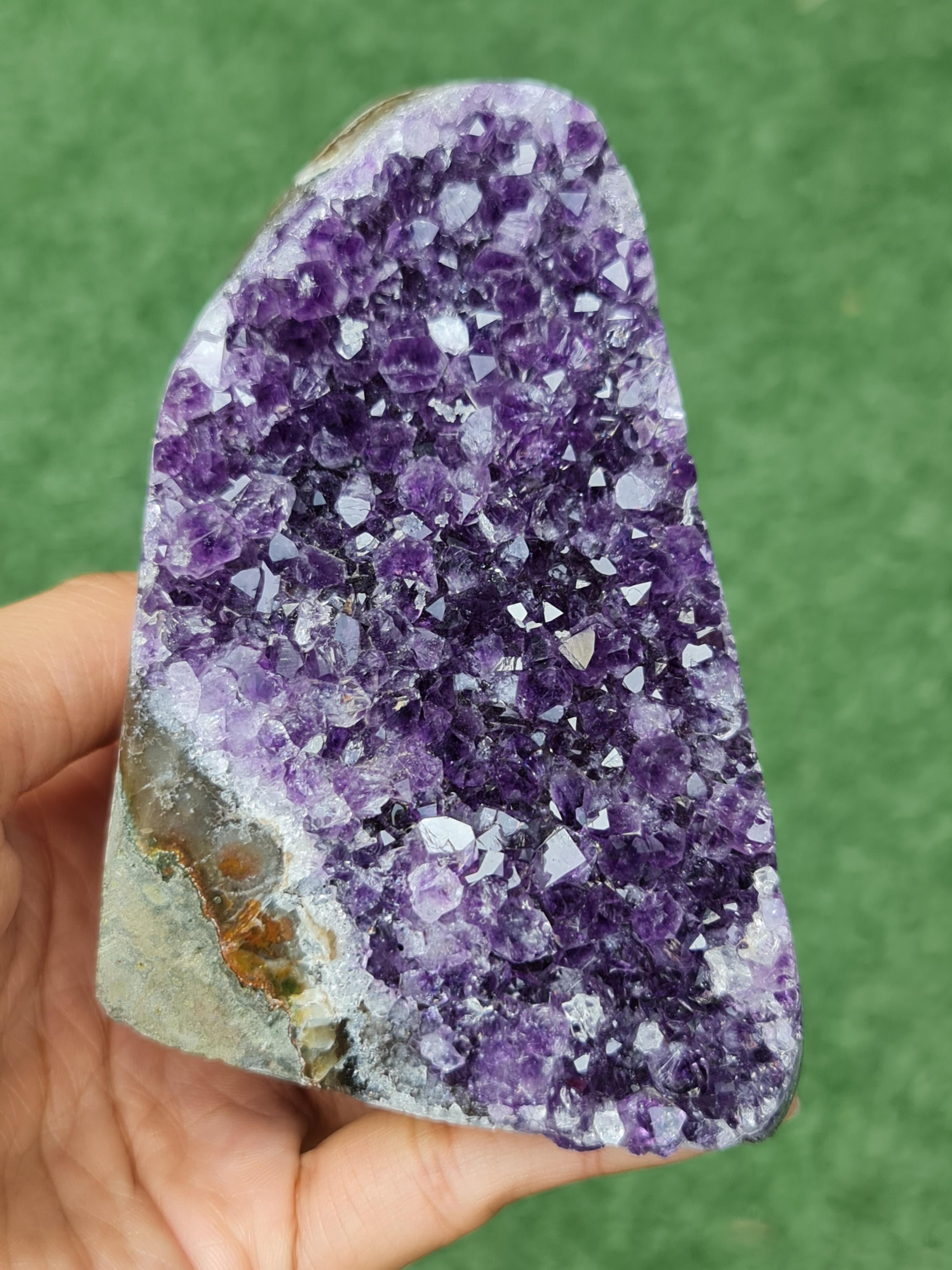 ก้อน ผลึก อเมทิส จีโอด Amethyst Geode 476 กรัม (grams.) พลอยแท้ อัญมณีมงคลประจําวันเกิด เครื่องประดับพลอย