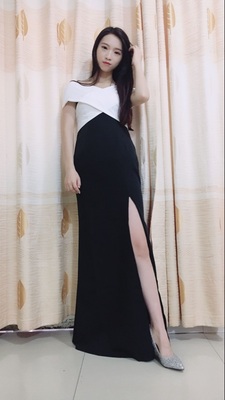 ชุดราตรียาวแบบไหล่ปาดสีทูโทน ทรงเข้ารูป แบบเก๋ (ซิปหลัง)