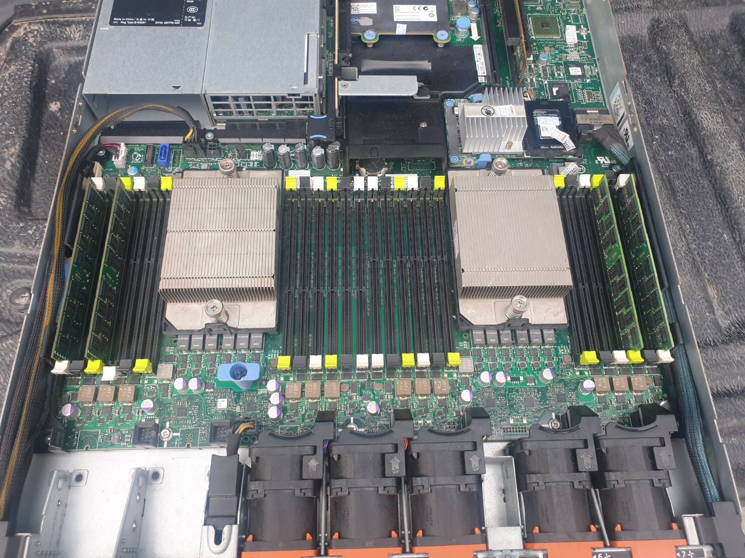 Server Dell R620 E5-2650x2 Ram 128GB SAS 300*3 power x2 เซิฟเวอร์มือสองพร้อมใช้งาน