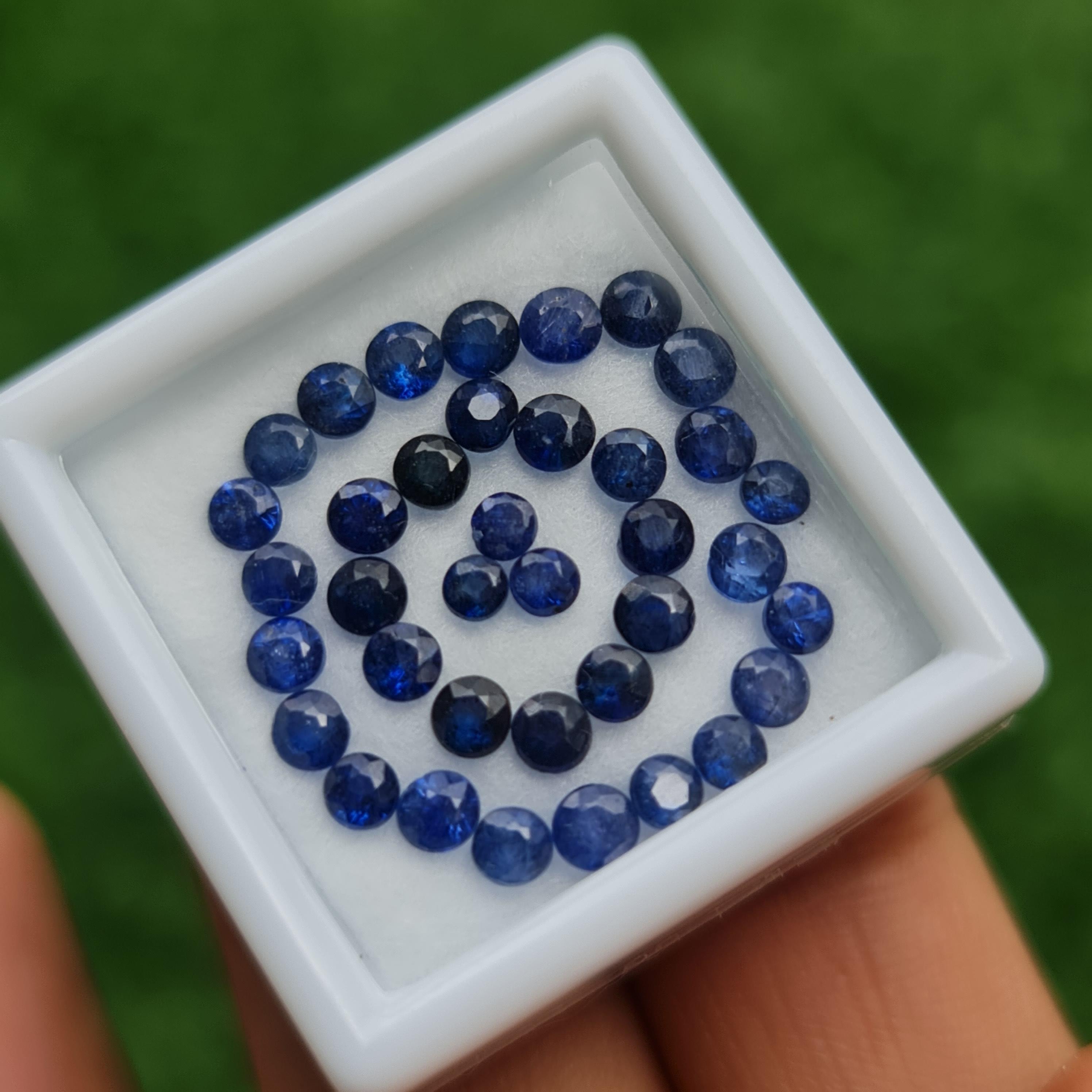 พลอย ไพลิน blue sapphire 5.92 กะรัต (Cts.) 55 เม็ด (pcs.) พลอยแท้ อัญมณีมงคลประจําวันเกิด เครื่องประดับพลอย