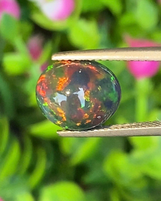 พลอย แบล็ก โอปอล Black Opal 3.31 กะรัต (Cts.) พลอยแท้ อัญมณีมงคลประจําวันเกิด เครื่องประดับพลอย