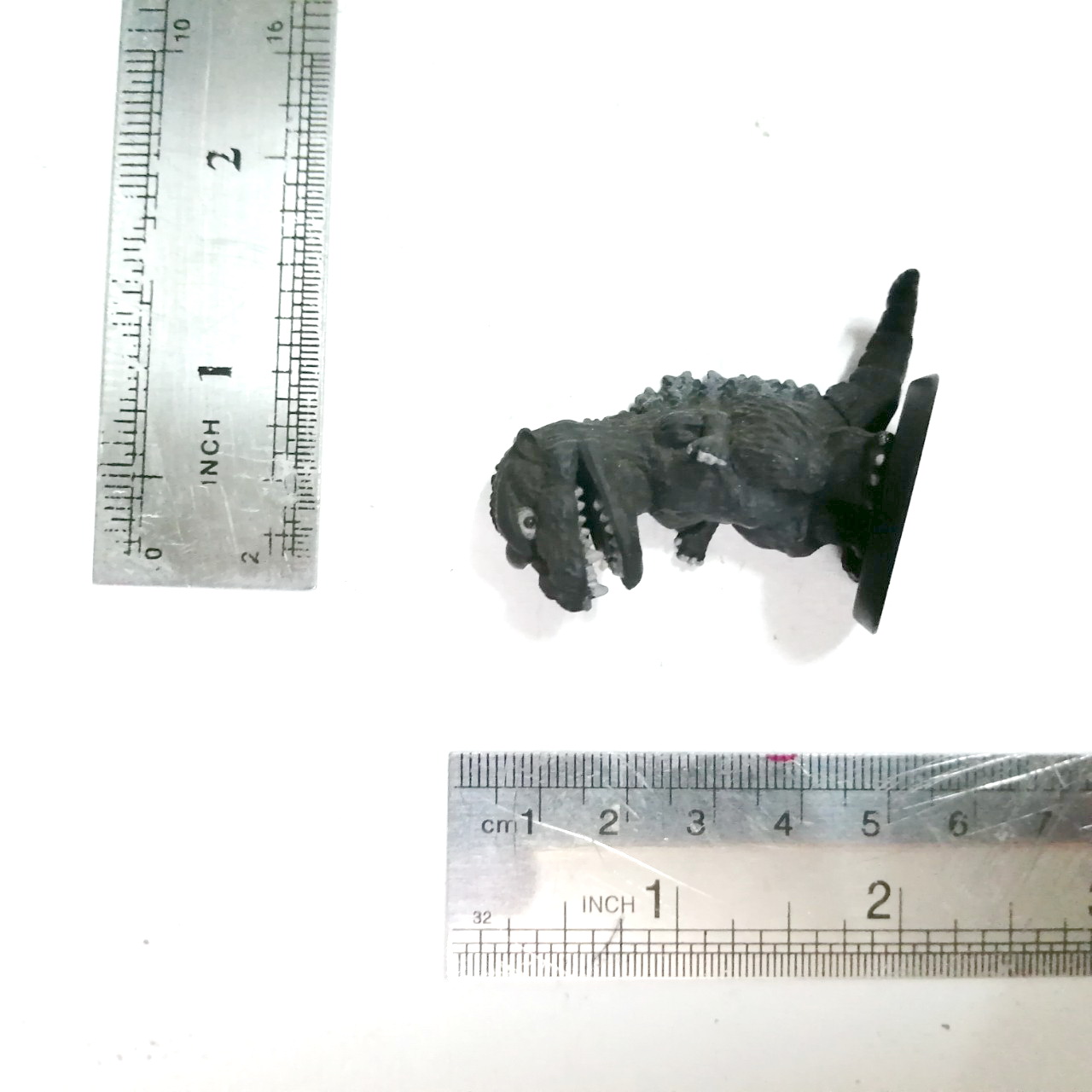 ก๊อตซิลล่าหัวโต งานToho ยางตัน ขนาดตามรูป ไม่หักไม่กาว มีฐานครบ สภาพดีมีรอยบ้าง ไม่พบบ่อย