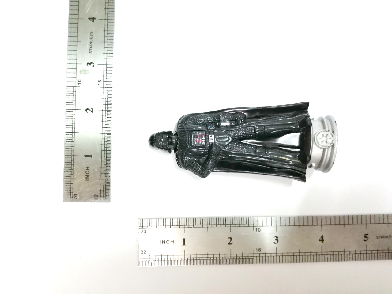 ฟิกเกอร์ ท๊อปเปอร์ ดาร์ธเวเดอร์ จากภาพยนตร์ STAR WARS สูงราว 4 นิ้วครึ่ง ทำสีสำเร็จ สภาพดี