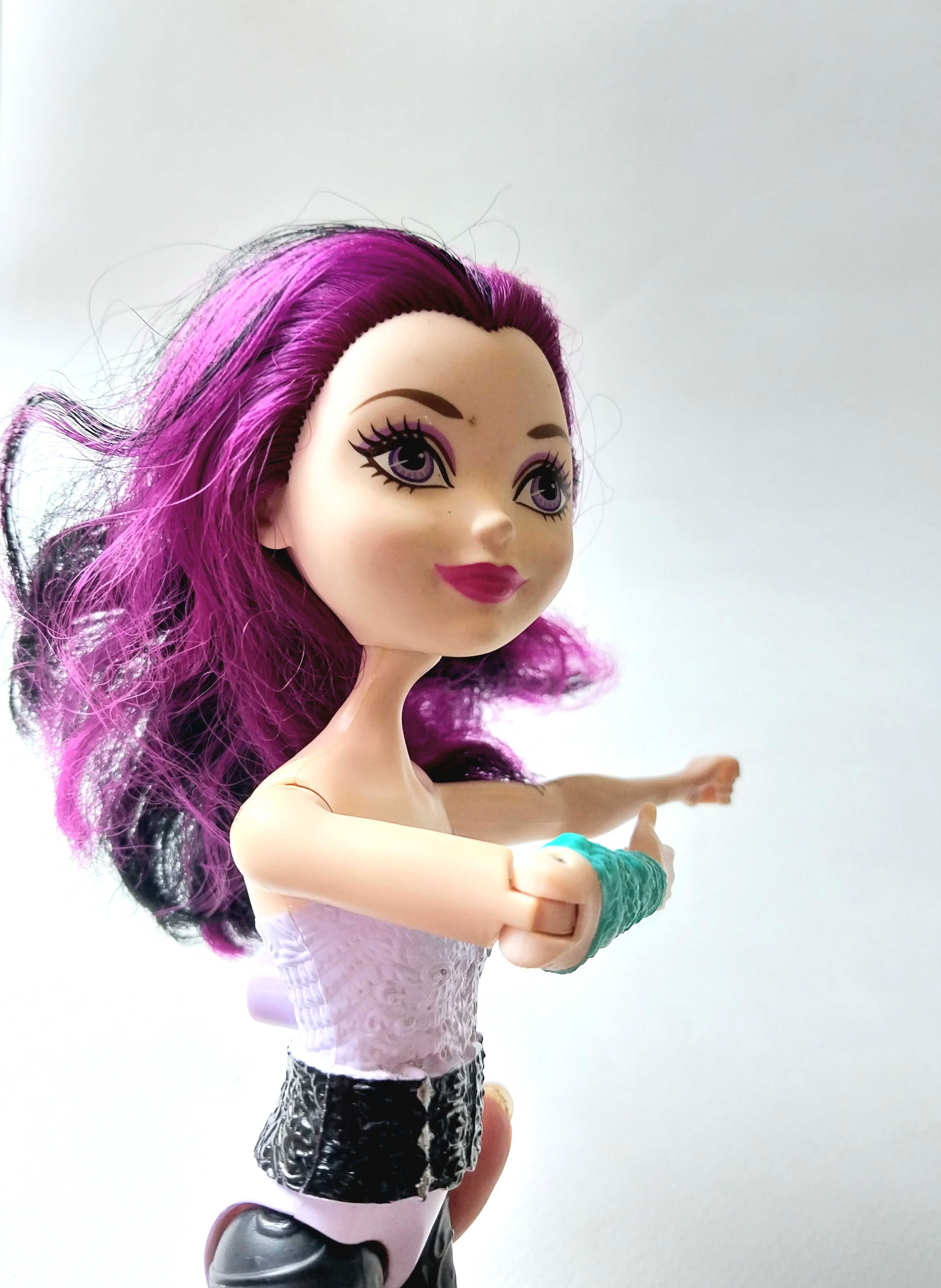 มีหลายภาพ,ตุ๊กตาเอฟเวอร์อาฟเตอร์ไฮข้อต่อ Ever After High ,Raven Queen Magic Arrow Dolls**ระบบกลไกแขนอยู่ด้านหลัง, ทำงานไม่ค่อยดี ,ผมหยาบ