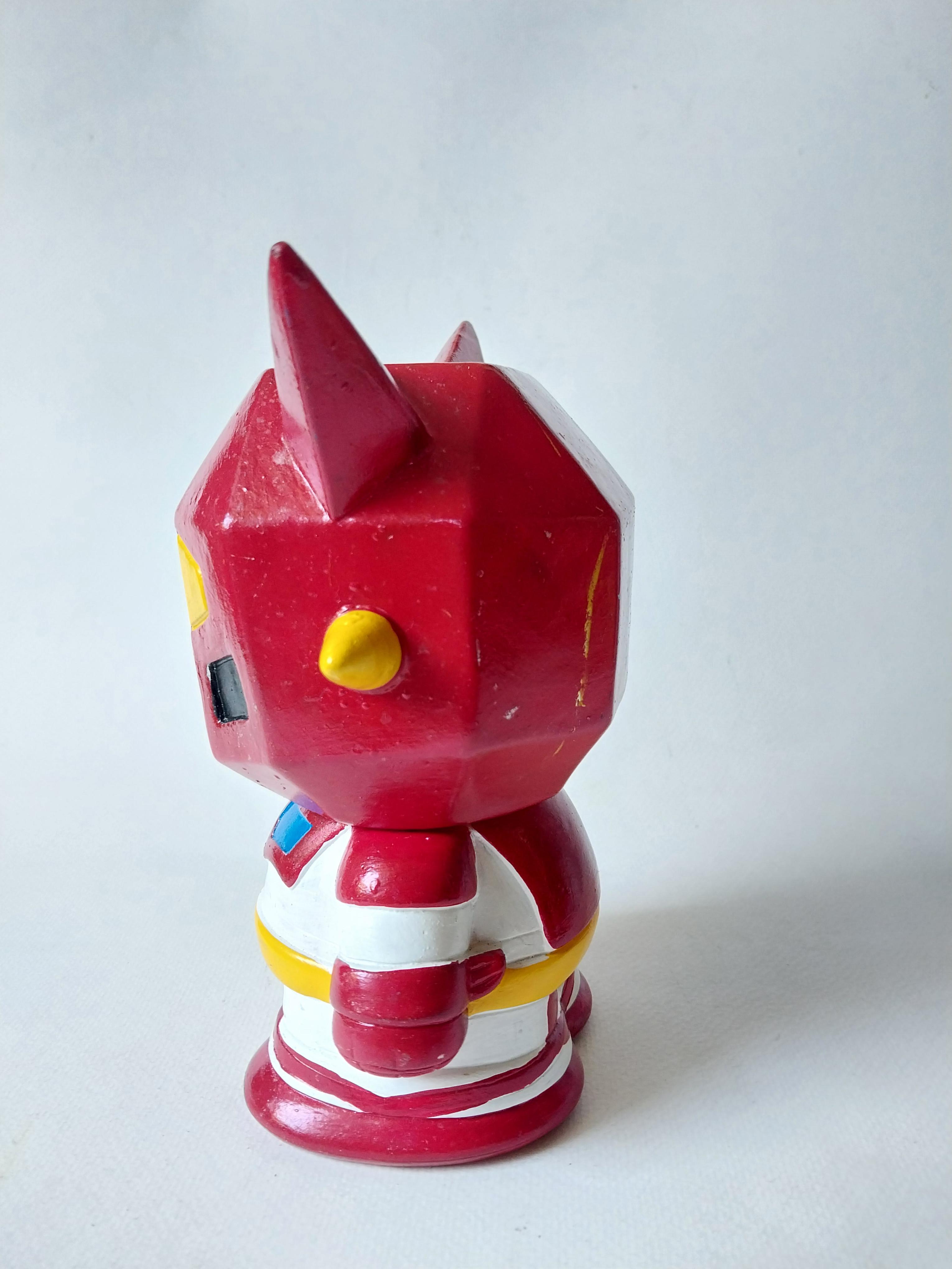 มีหลายภาพ,มีตำหนิ หุ่นเก็ตเตอร์กระปุกออมสินงานซอฟแข็ง ชนาด 6นิ้ว