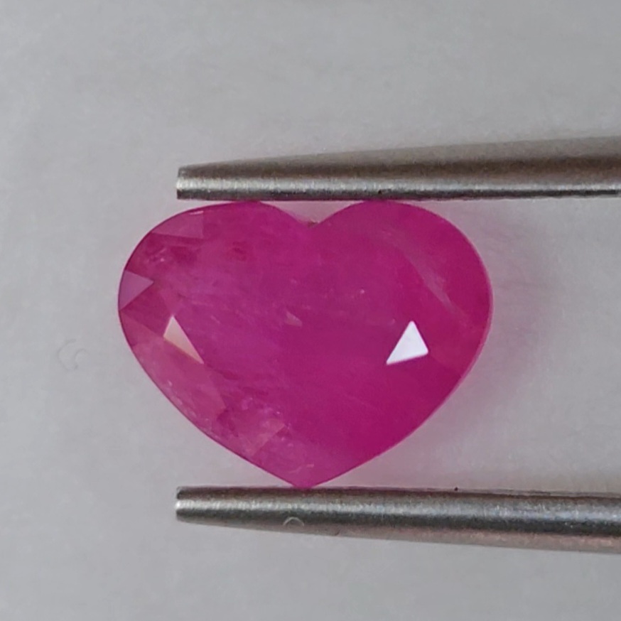 พลอย ชมพู พิ้ง แซฟไฟร์ Pink Sapphire 2.02 กะรัต (Cts.) พลอยแท้ อัญมณีมงคลประจําวันเกิด เครื่องประดับพลอย