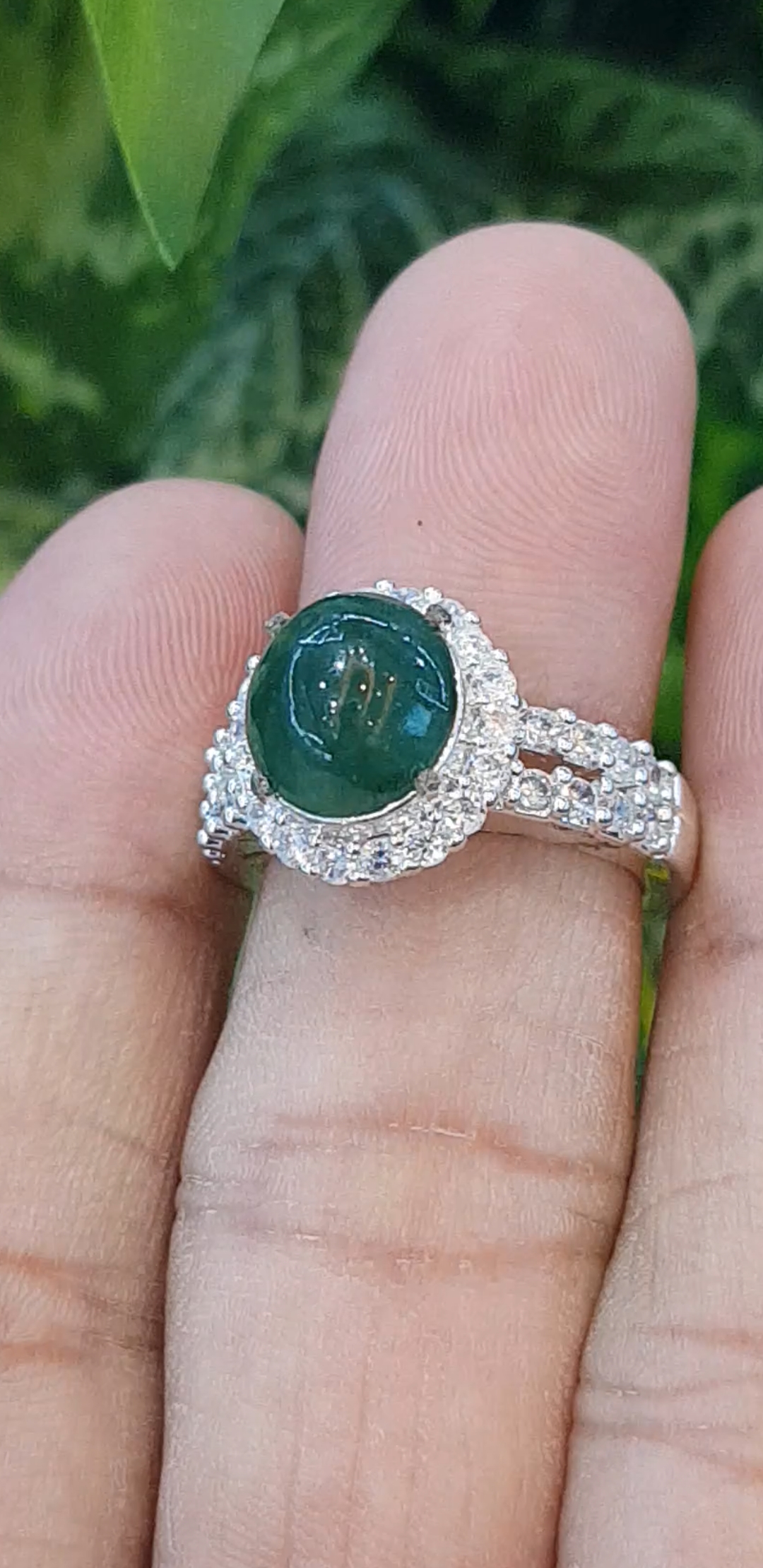 หยก พม่า แท้ Jade แหวนหยก 翡翠戒指 (Jadeite ring) 3.34 กะรัต (Cts.) (Size) 55 ดิบ ไม่ผ่านการปรับปรุง (Type A) พม่า (Myanmar)