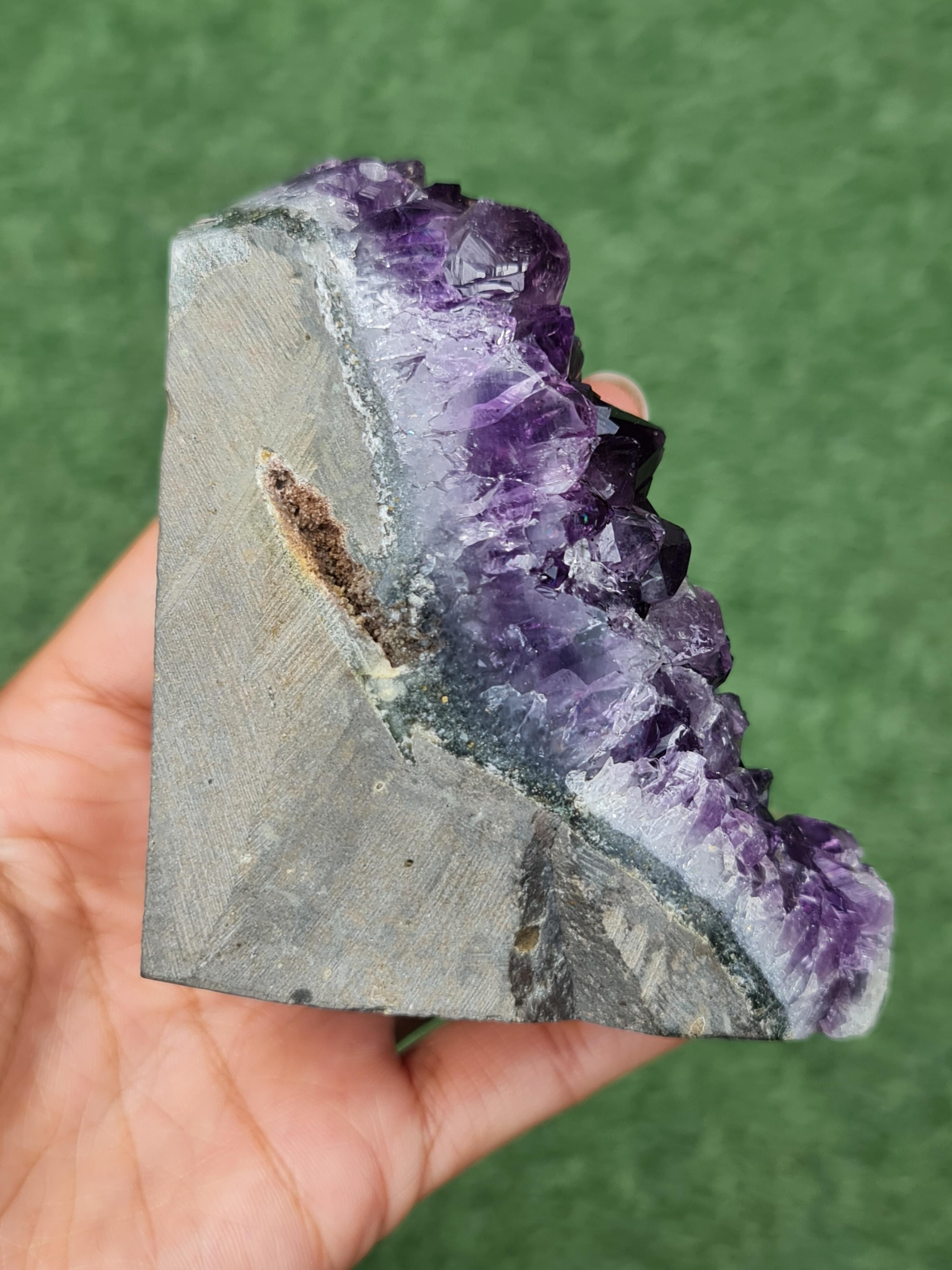 ก้อน ผลึก อเมทิส จีโอด Amethyst Geode 511 กรัม (grams.) พลอยแท้ อัญมณีมงคลประจําวันเกิด เครื่องประดับพลอย