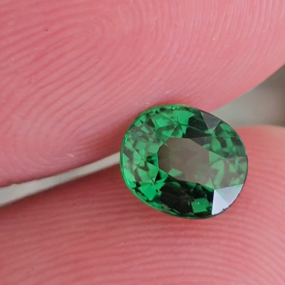 พลอย ซาโวไรท์ Tsavorite Garnet 1.24 กะรัต (Cts.) ดิบ Unheated พร้อมใบเซอร์ อัญมณีมงคลประจําวันเกิด เครื่องประดับพลอย