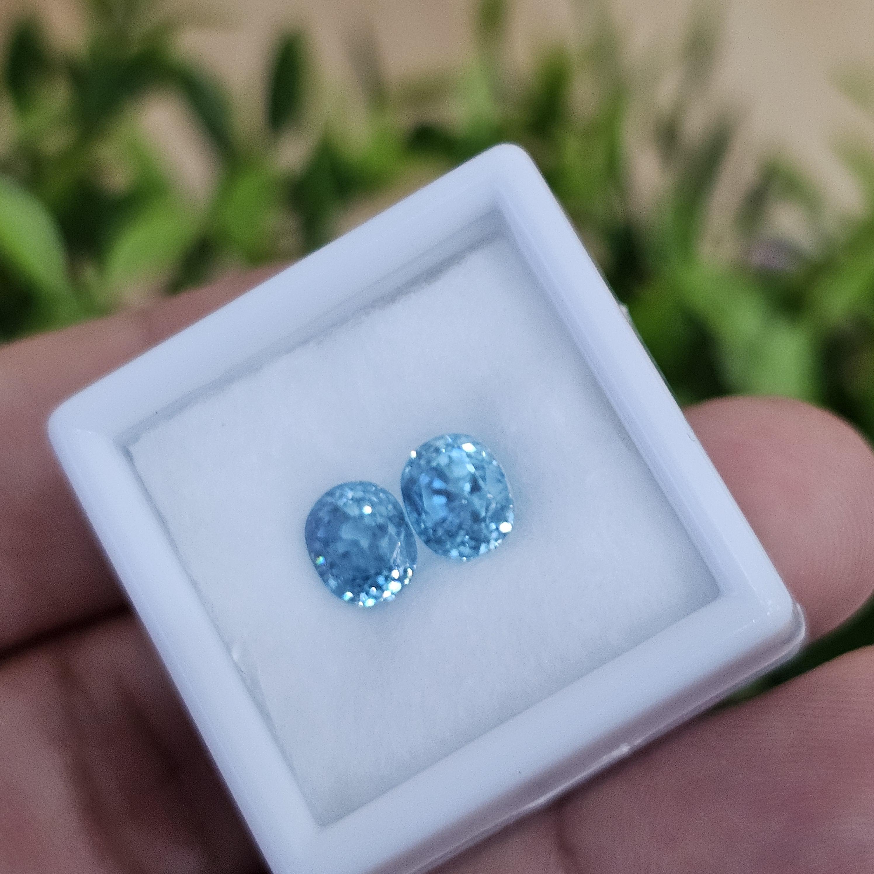 พลอย เพทาย Natural Zircon 4.34 กะรัต (Cts.) 2 เม็ด (2Pcs.) พลอยแท้อัญมณีมงคล ประจําวันเกิด เครื่องประดับพลอย
