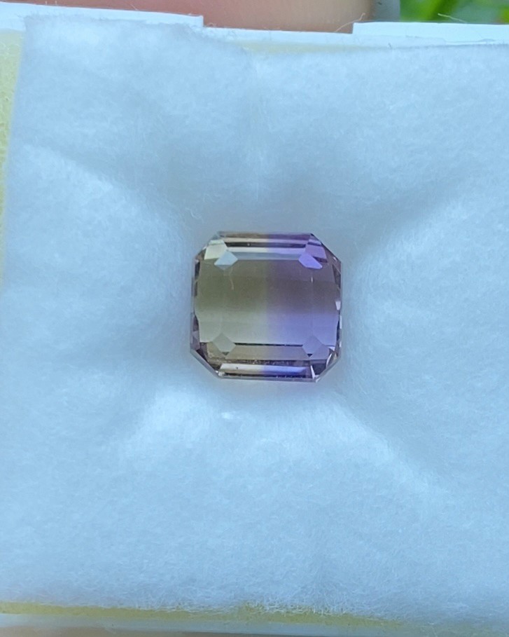 พลอย อเมทริน Natural Ametrine 3.98 กะรัต (Cts.)