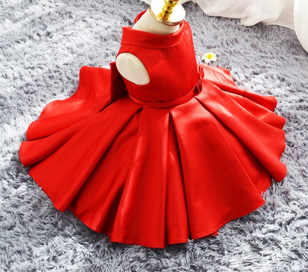 Pre-order ชุดราตรีเด็ก สีแดง สไตล์เจ้าหญิง ผ้าซาติน แขนกุด ทันสมัย เรียบหรู ด้านหลังคาดโบว์ใหญ่ ถอดออกได้