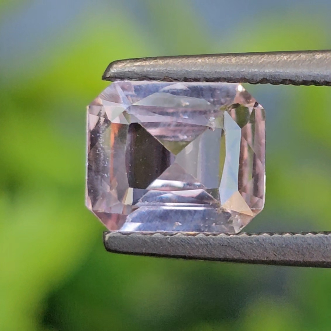 พลอย พัดพารัดชา Padparadscha Sapphire 1.23 กะรัต (Cts.) ดิบ (Unheated) พลอยแท้ อัญมณีมงคลประจําวันเกิด เครื่องประดับพลอย