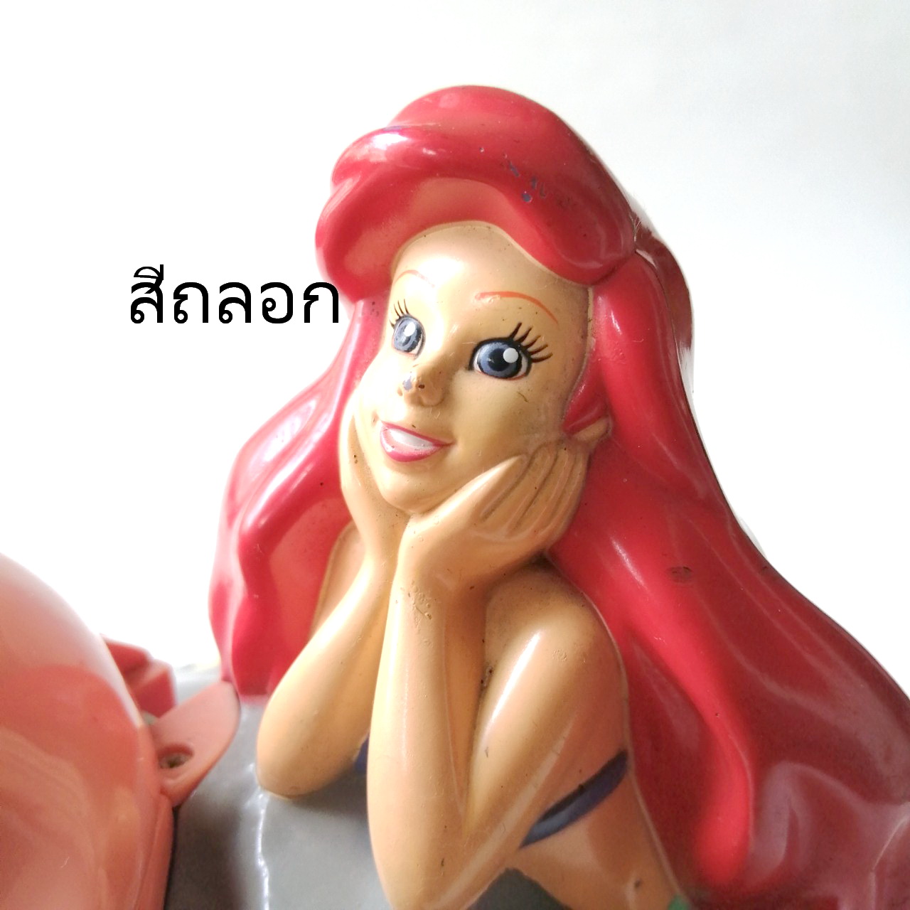 ของสะสมเจ้าหญิงแอเรี่ยล ขนาดใหญ่ ประมาณ7นิ้ว จากดิสนีย์ ใช้สำหรับสะสมเท่านั้น**งานเก่า มีตำหนิ โปรดตรวจสอบทุกภาพ Disney's Ariel -สีถลอกบางส่วน -แบตเตอรี่หมดสภาพ -ไม่มีฝาถ่าน