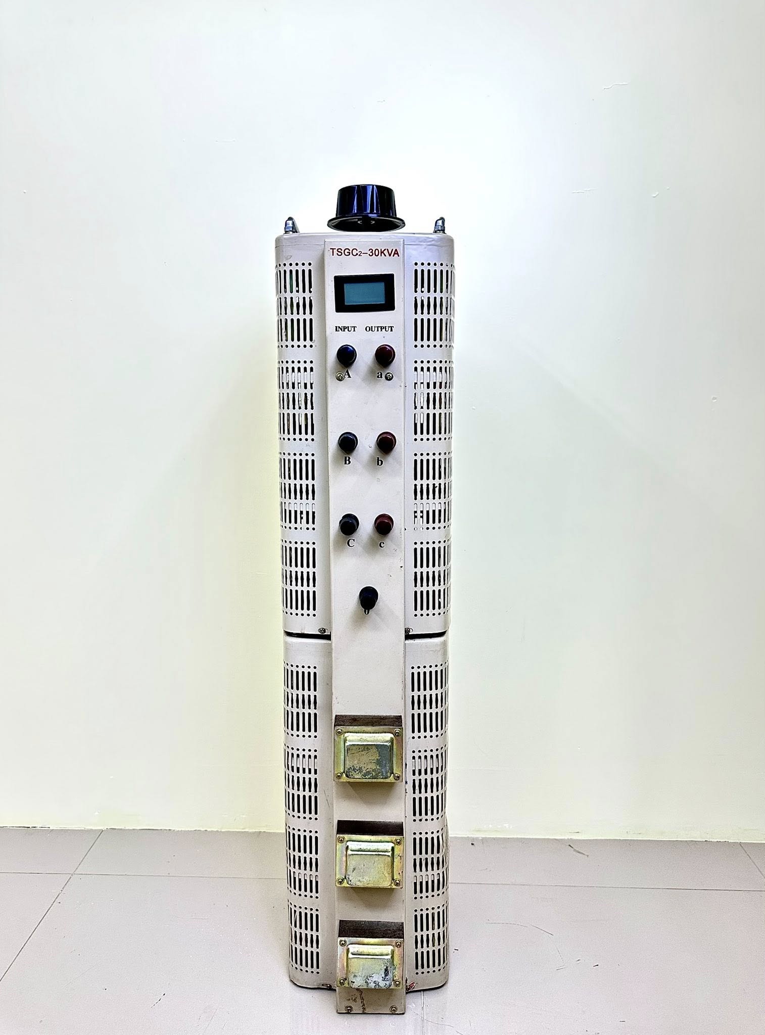วาริแอค หม้อแปลงปรับแรงดันไฟฟ้าชนิดแกนหมุน 30Kva 3 เฟส