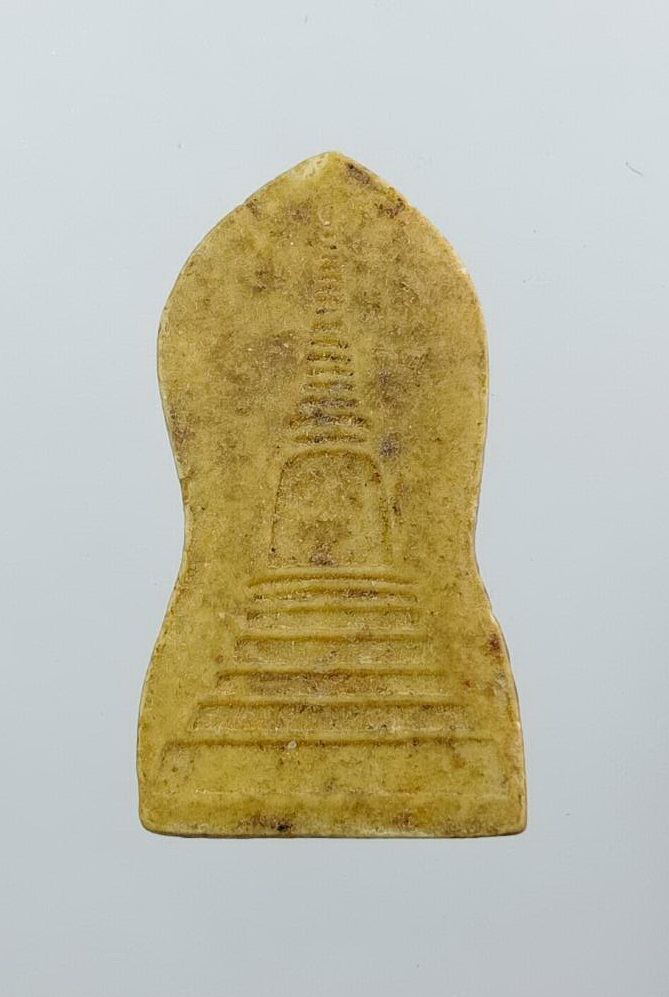 ผ3166 พระผง หลวงพ่อโต วัดดอนเจดีย์ จ.สุพรรณบุรี หลังเจดีย์