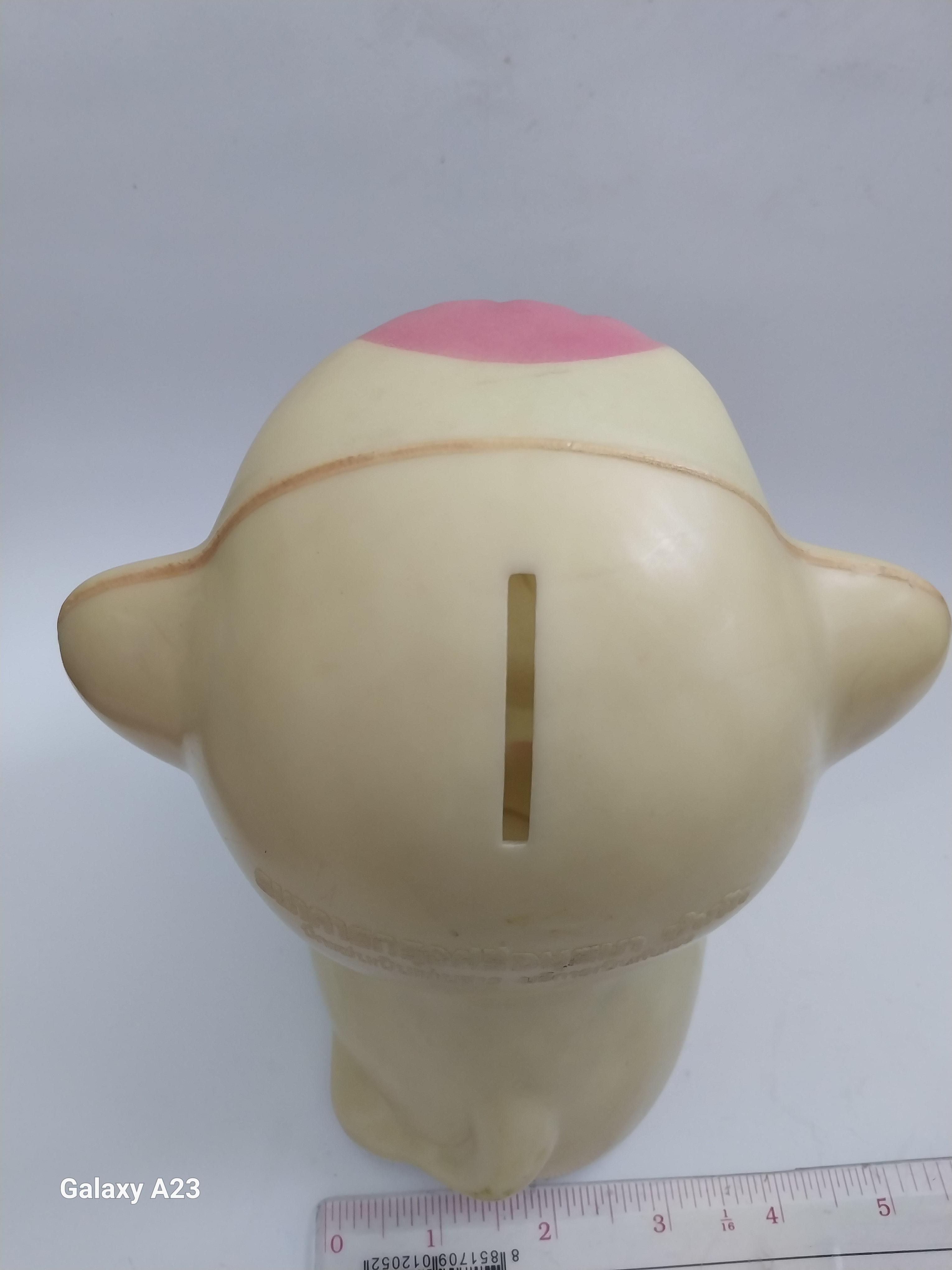 มีหลายภาพ ตุ๊กตาพรีเมี่ยม จากธนาคาร กรุงศรีอยุธยาจำกัด เป็นกระปุกออมสิน ***ไม่มีก้น งานพลาสติกโปร่ง ขนาดตามภาพ