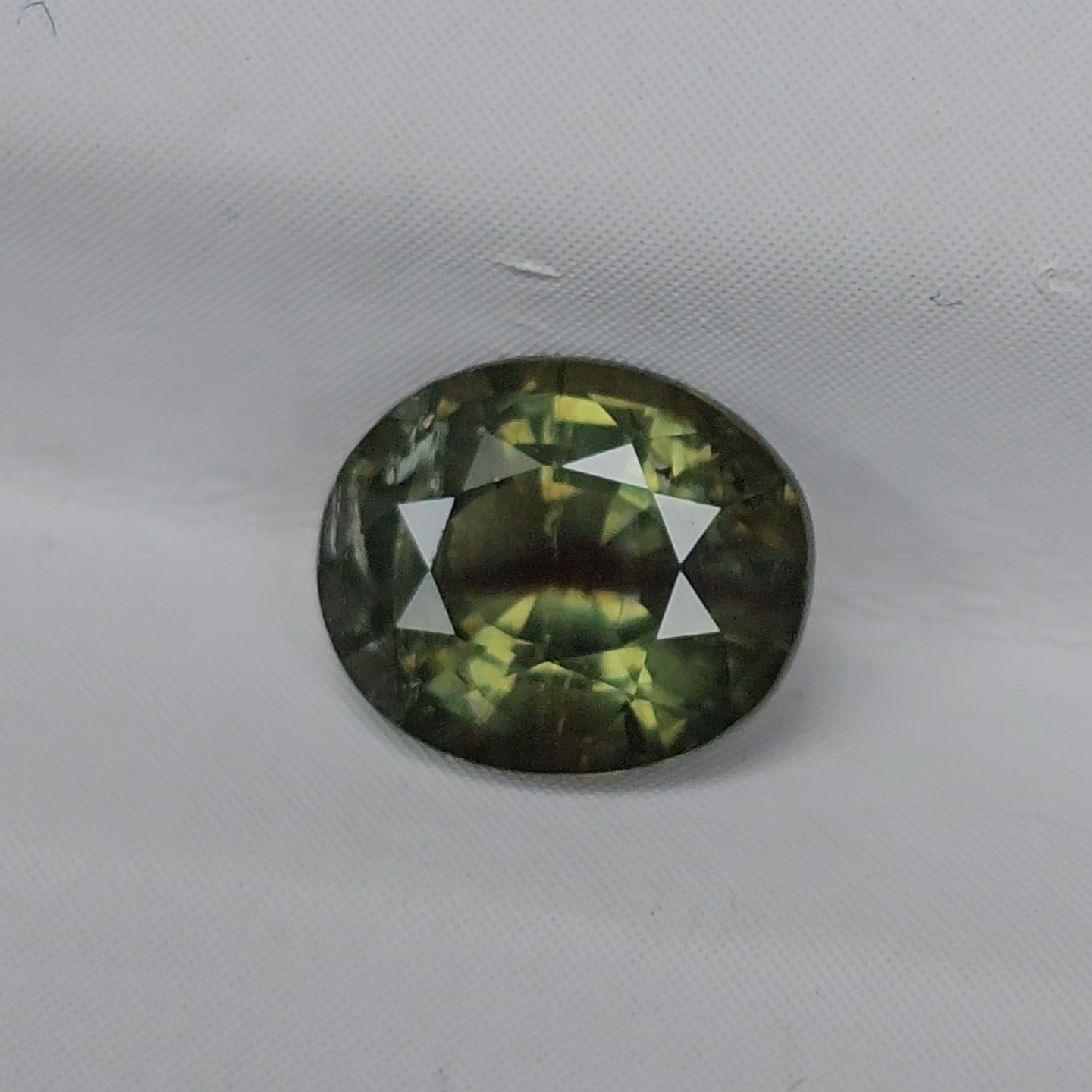 พลอย เขียวส่อง Green Sapphire 1.43 กะรัต (Cts.) ดิบ Unheated พลอยแท้ อัญมณีมงคลประจําวันเกิด เครื่องประดับพลอย