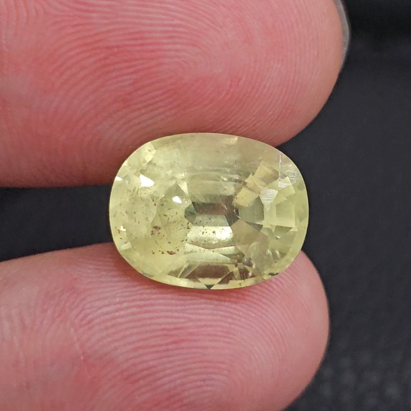 พลอย คริโซเบริล (Chrysoberyl) 10.50 กะรัต (Cts.) พร้อมใบเซอร์ พลอยแท้ อัญมณีมงคลประจําวันเกิด เครื่องประดับพลอย